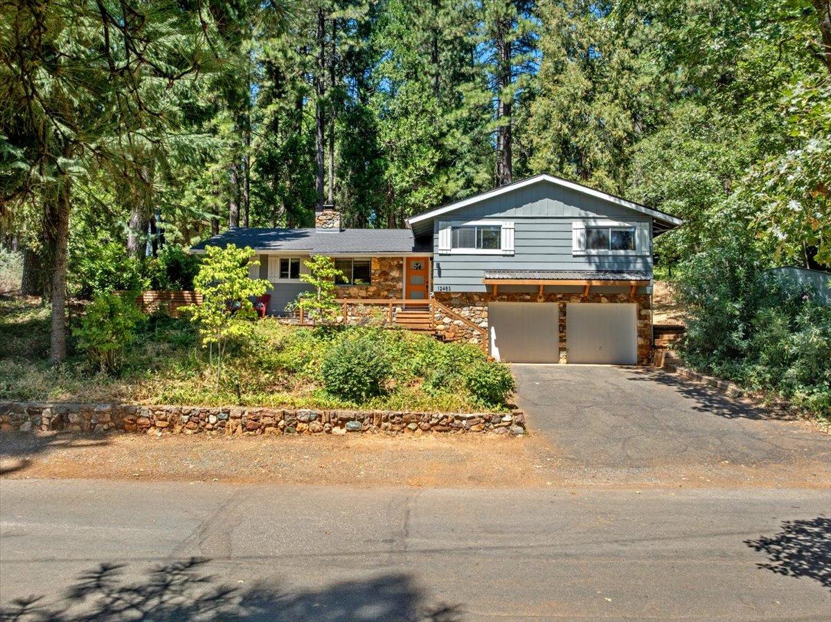 12483 Gayle Lane