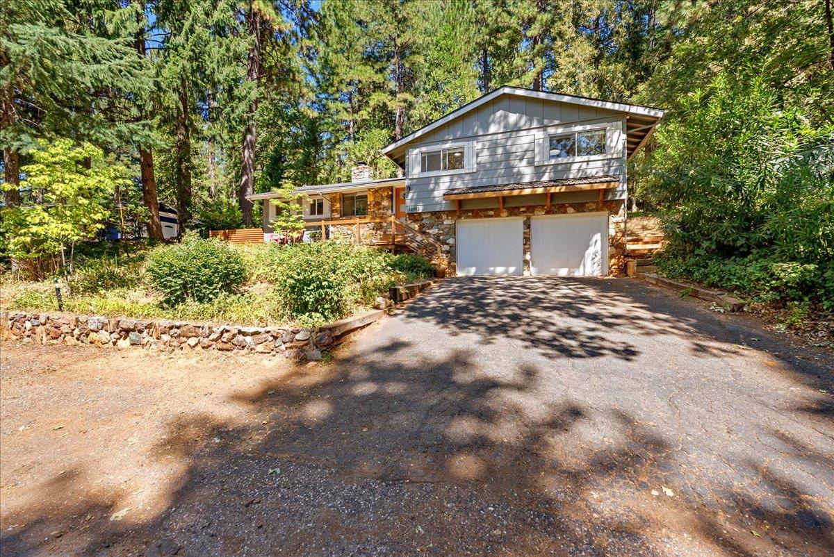 12483 Gayle Lane