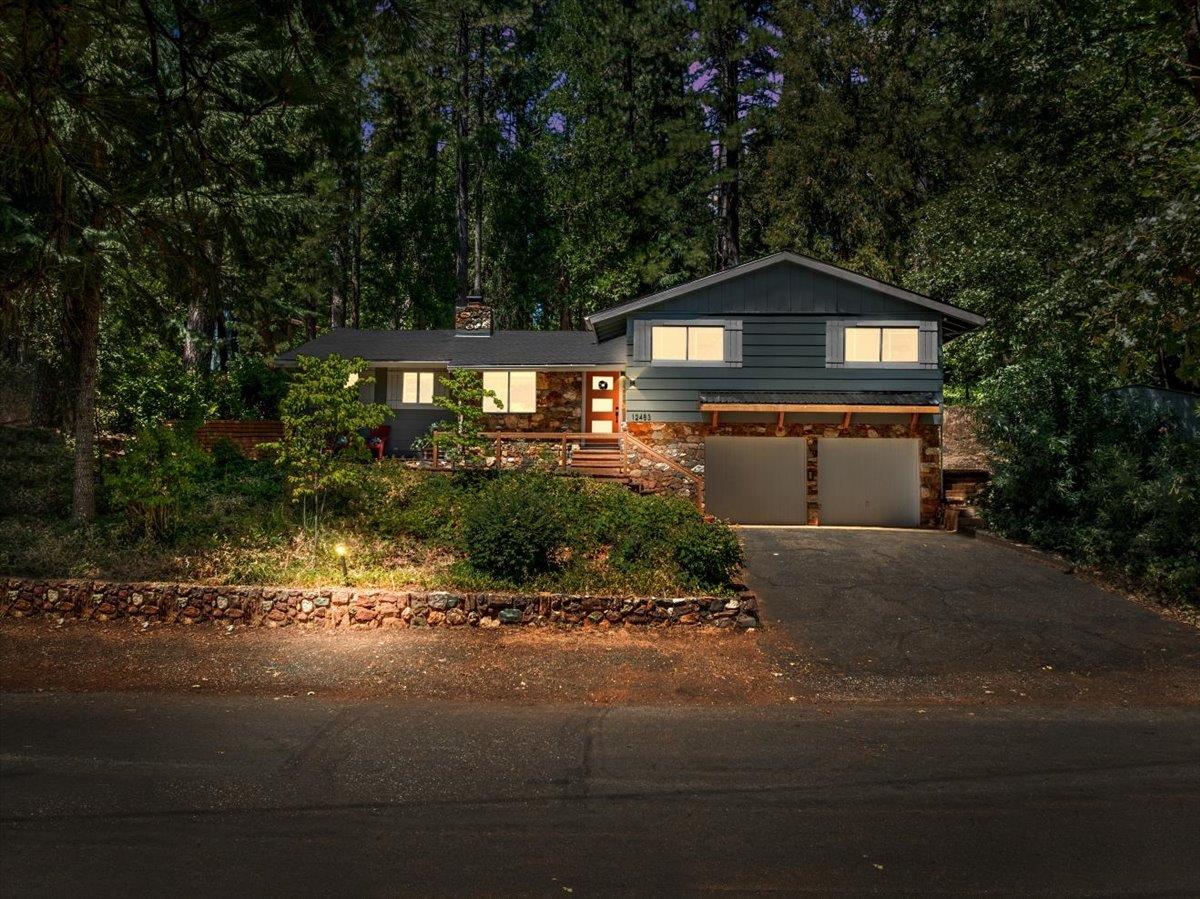 12483 Gayle Lane