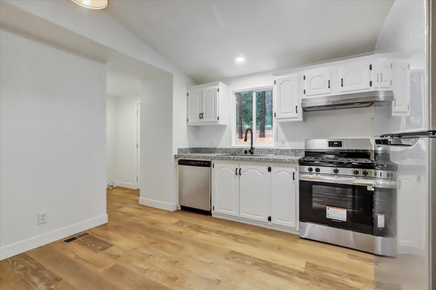 15081 Rattlesnake Road