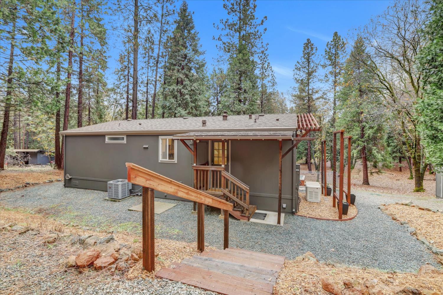 15081 Rattlesnake Road