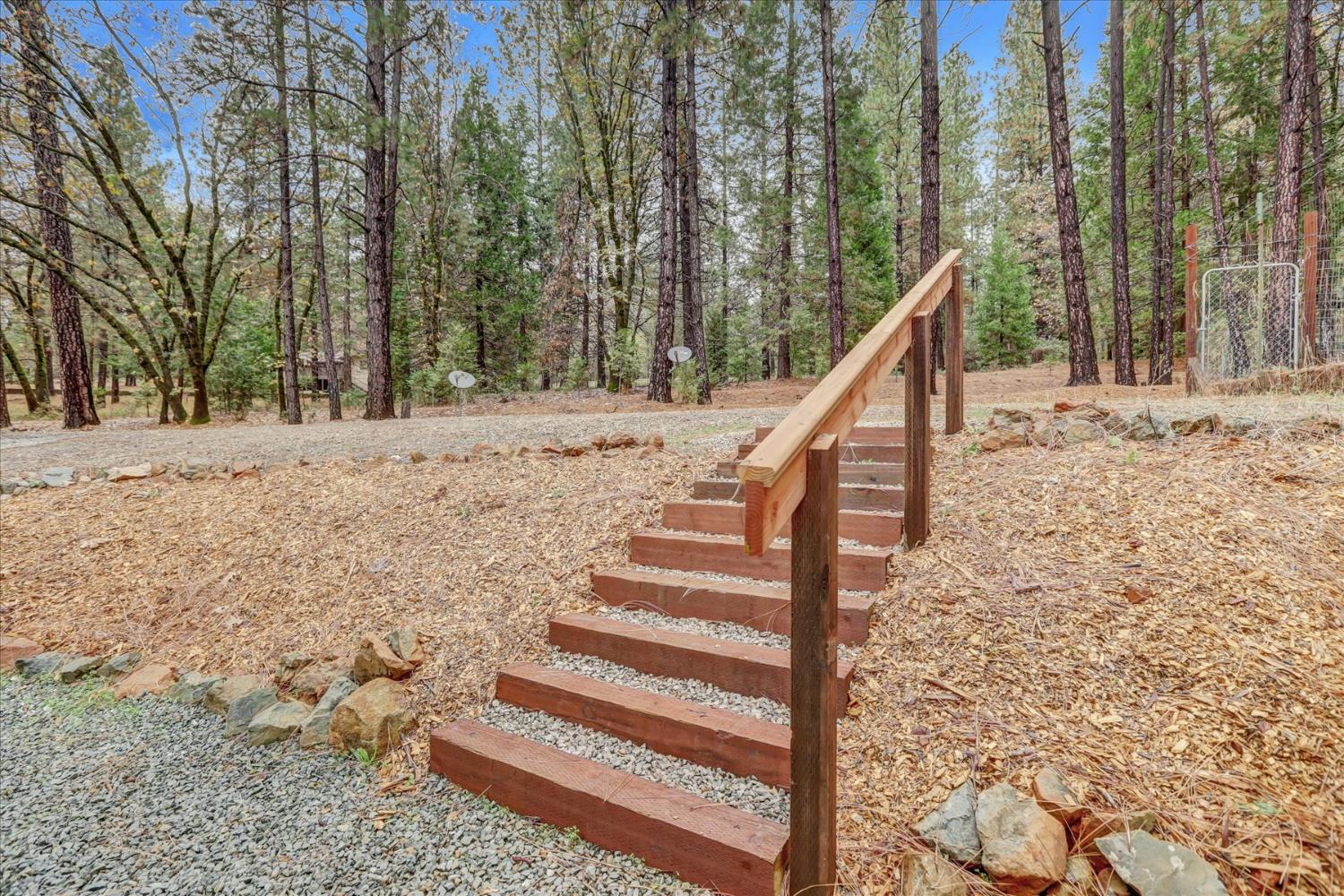 15081 Rattlesnake Road