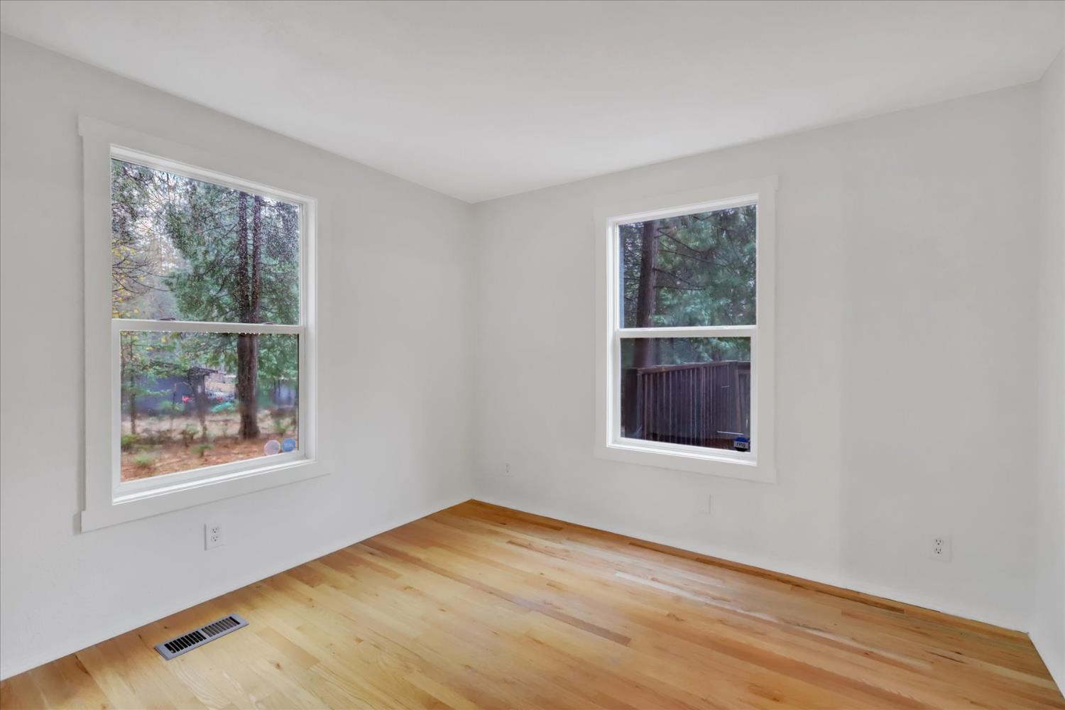 15081 Rattlesnake Road