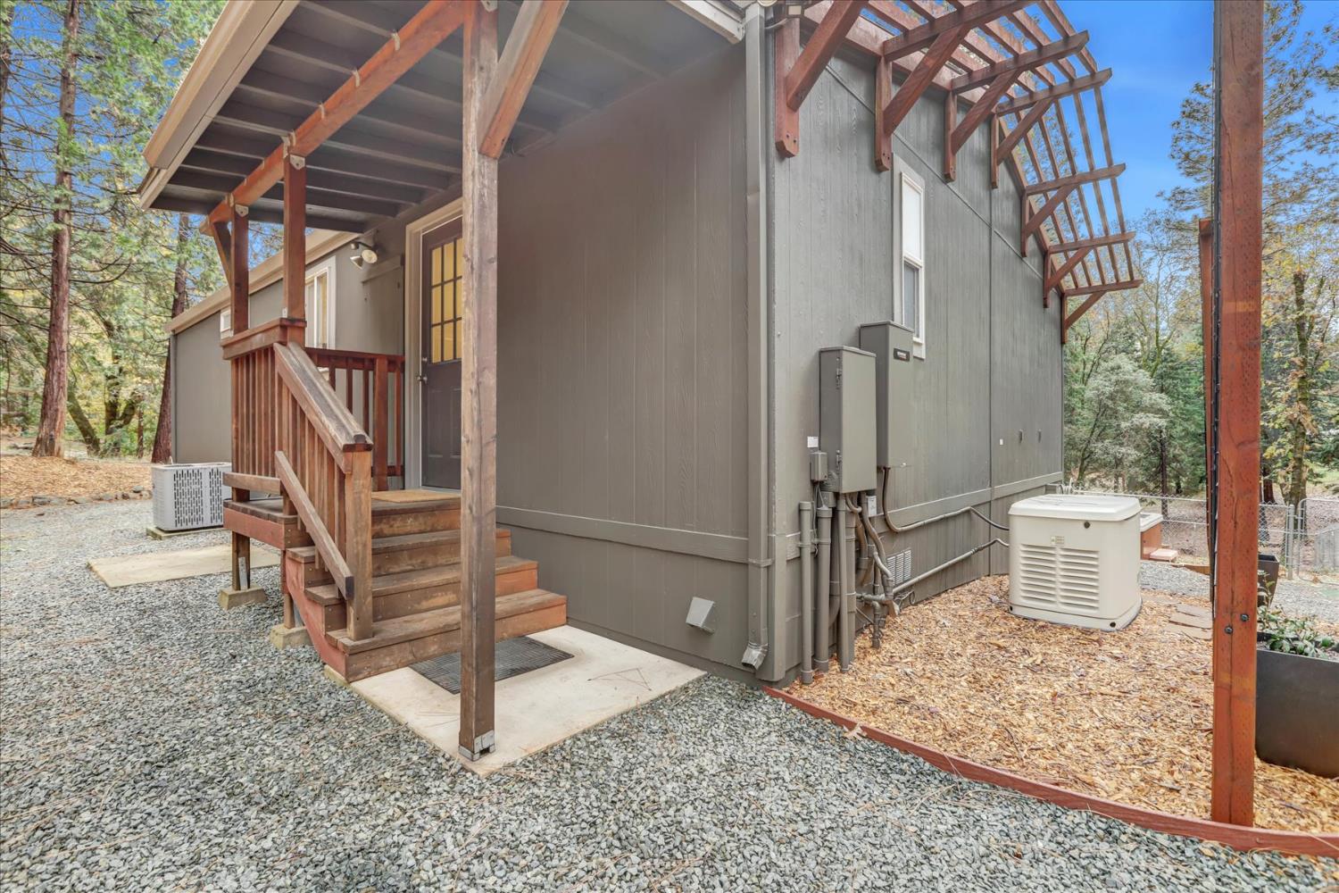15081 Rattlesnake Road