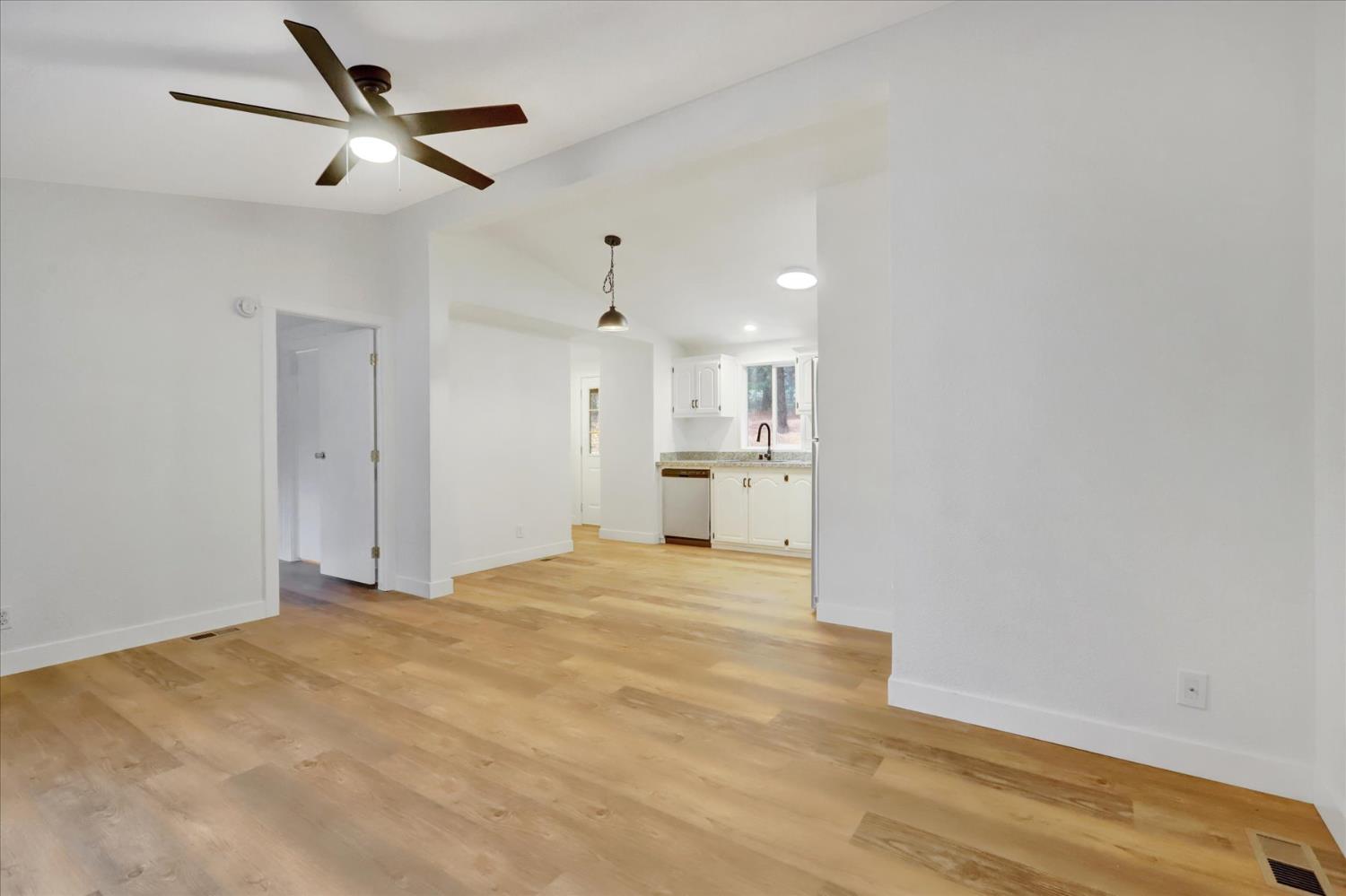 15081 Rattlesnake Road