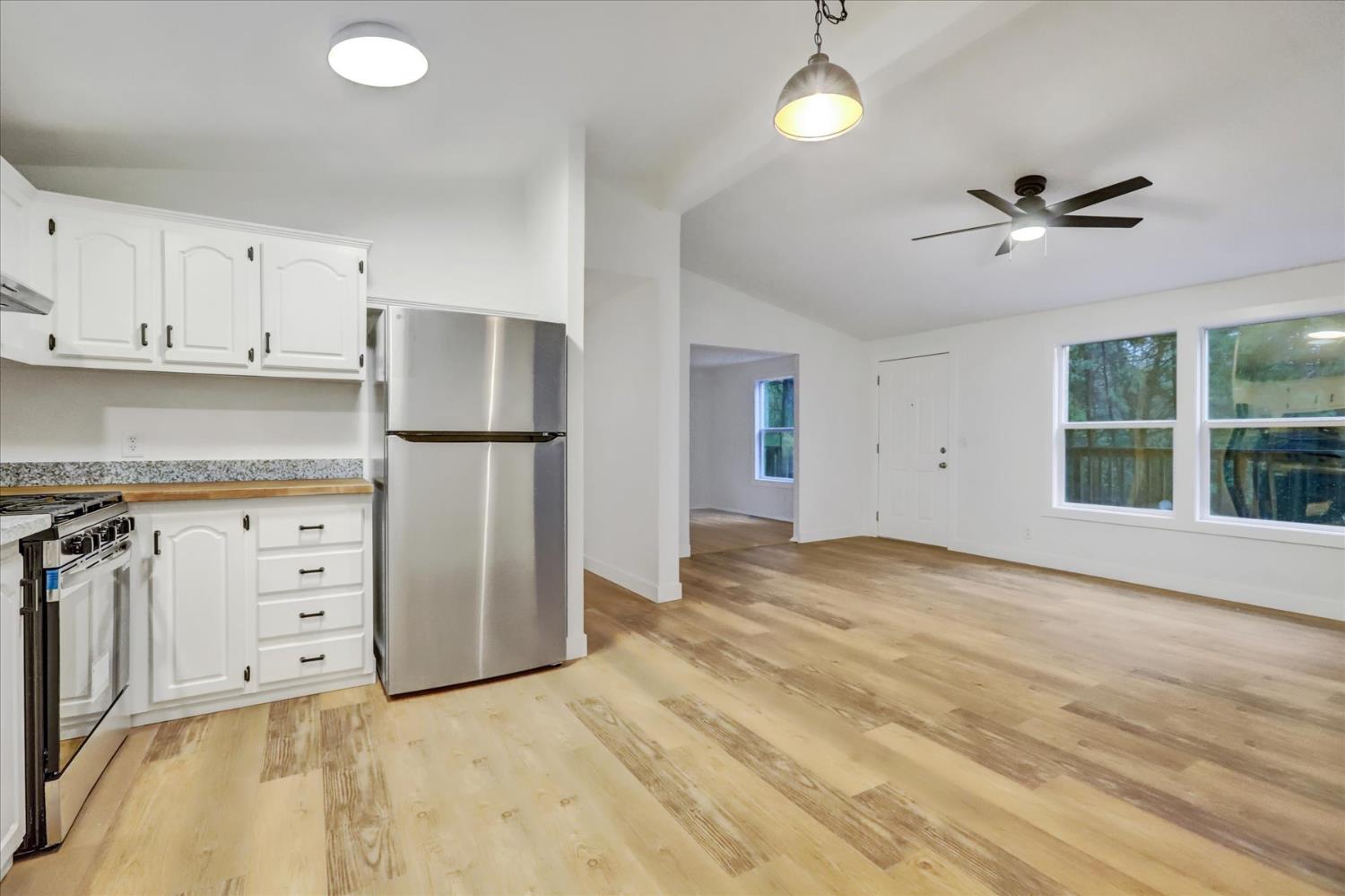 15081 Rattlesnake Road