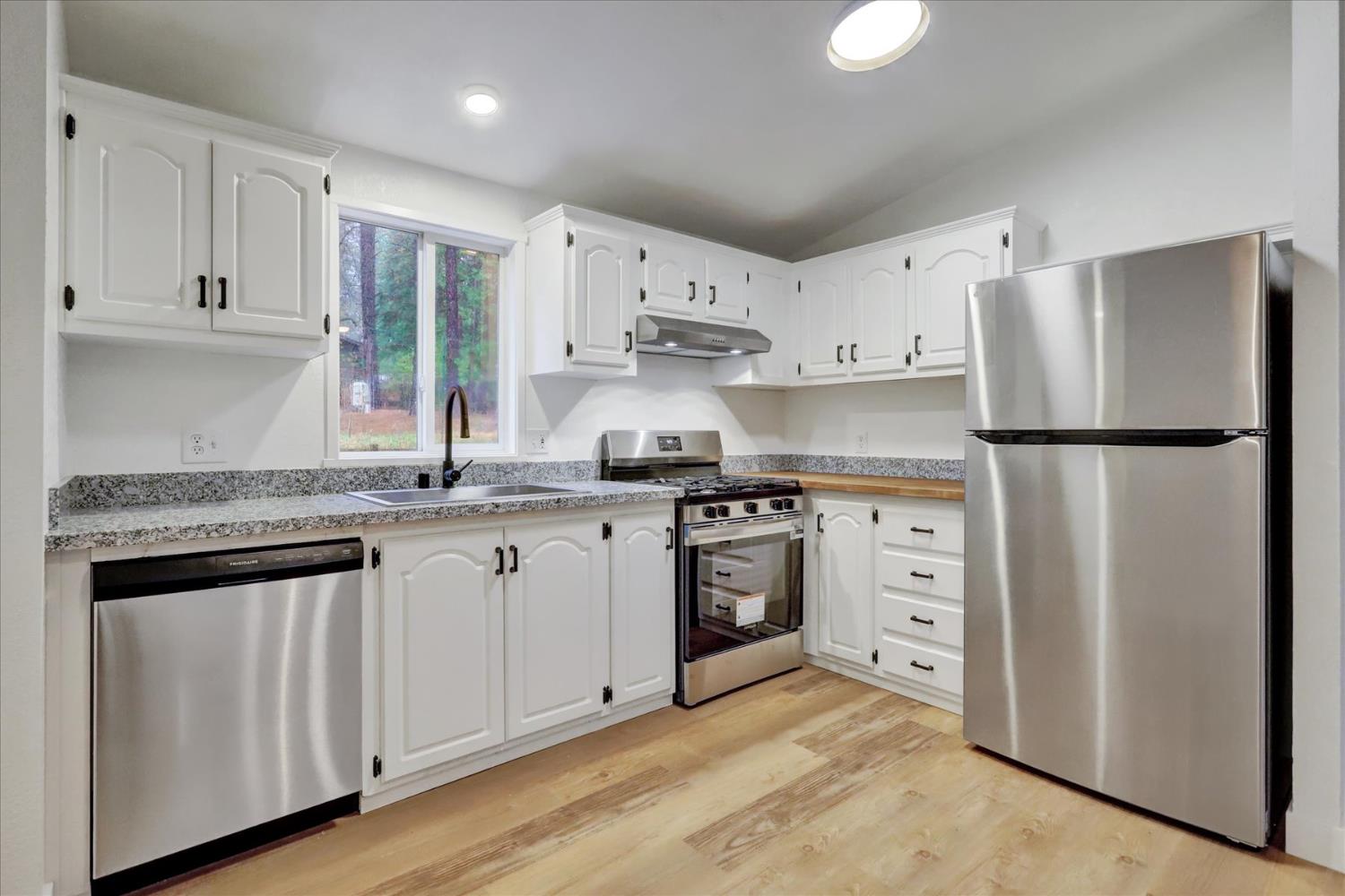 15081 Rattlesnake Road
