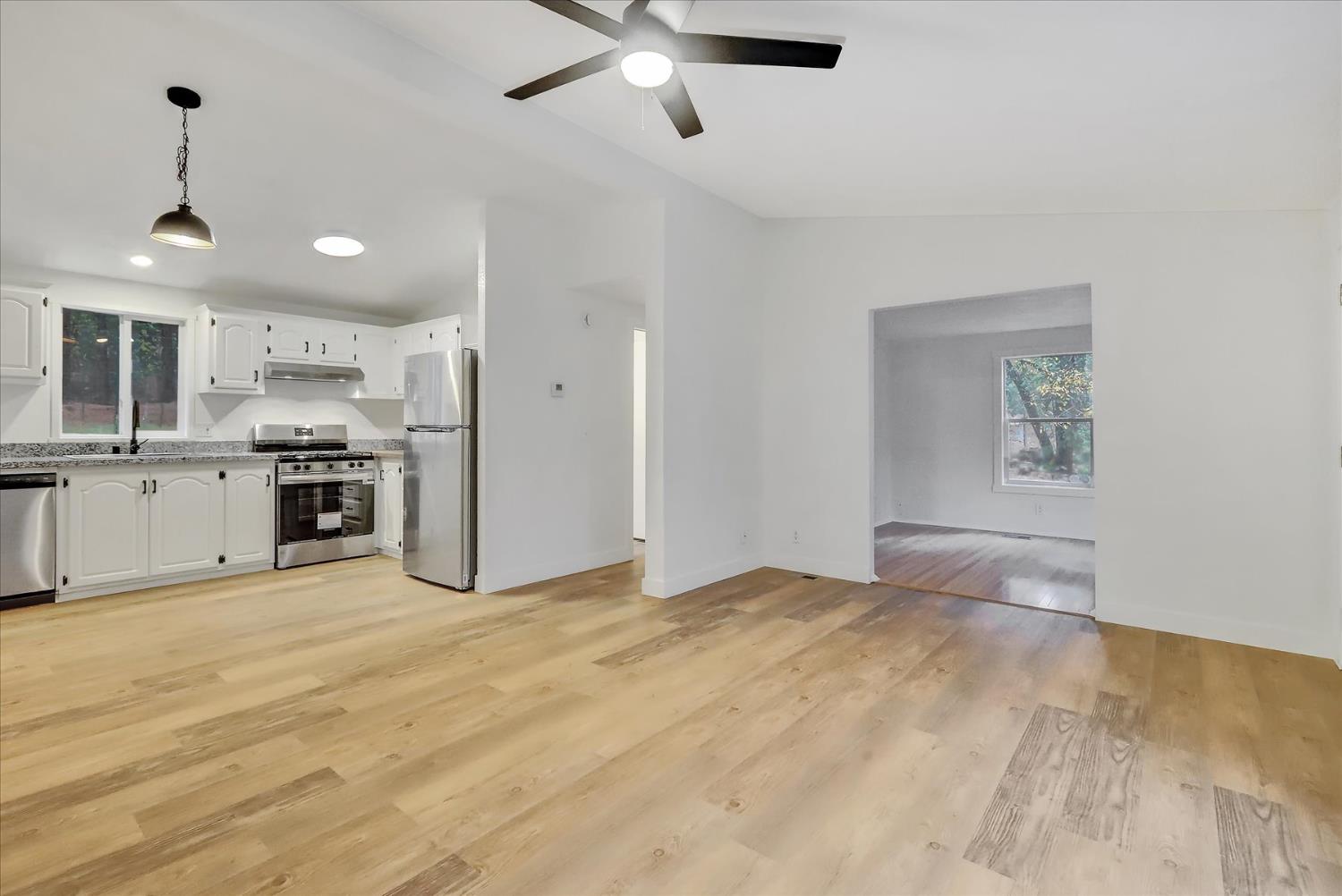 15081 Rattlesnake Road