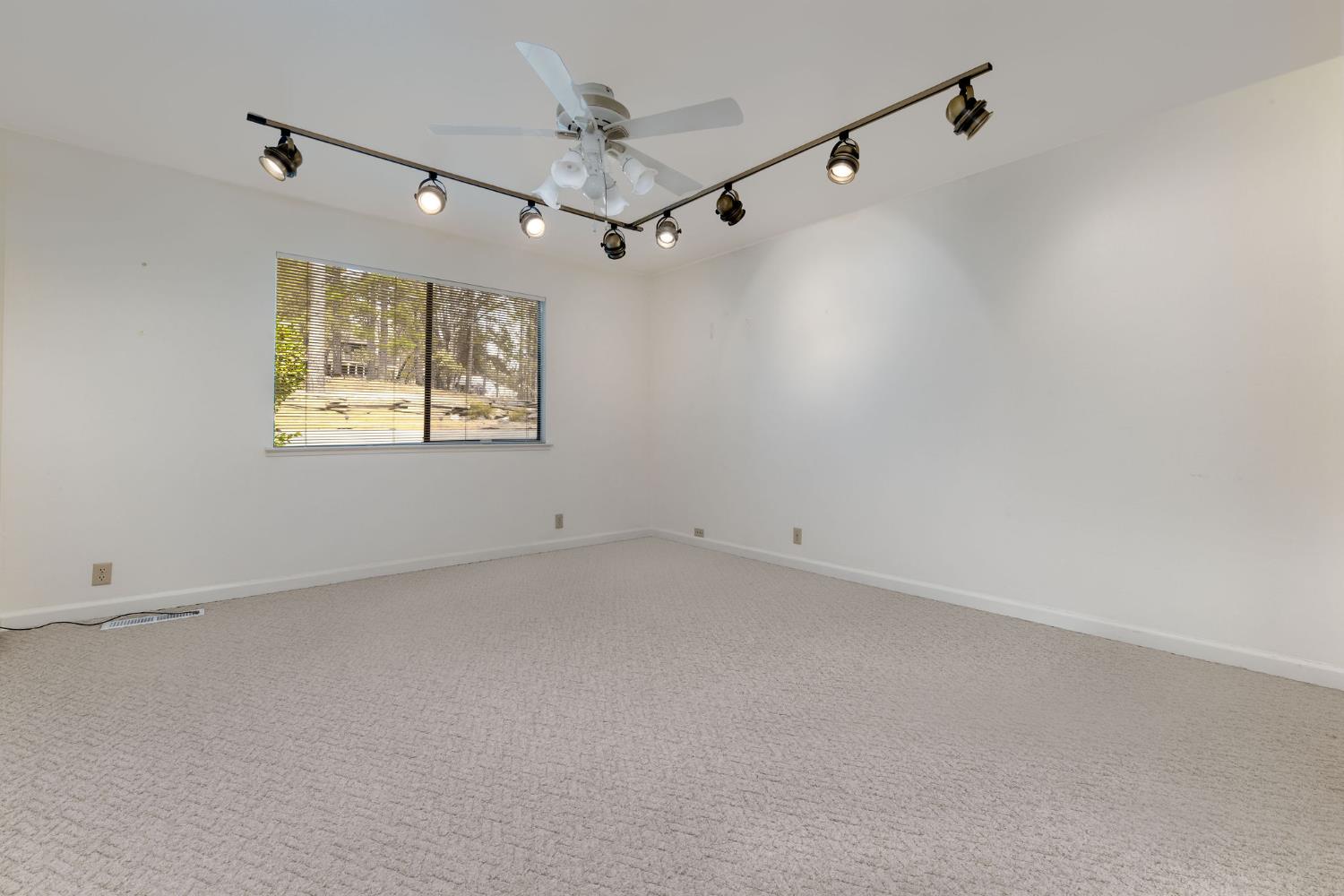 11977 Alta Sierra Drive