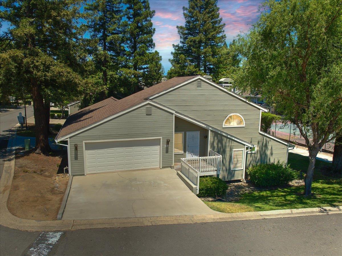 115 Valley Oak Drive