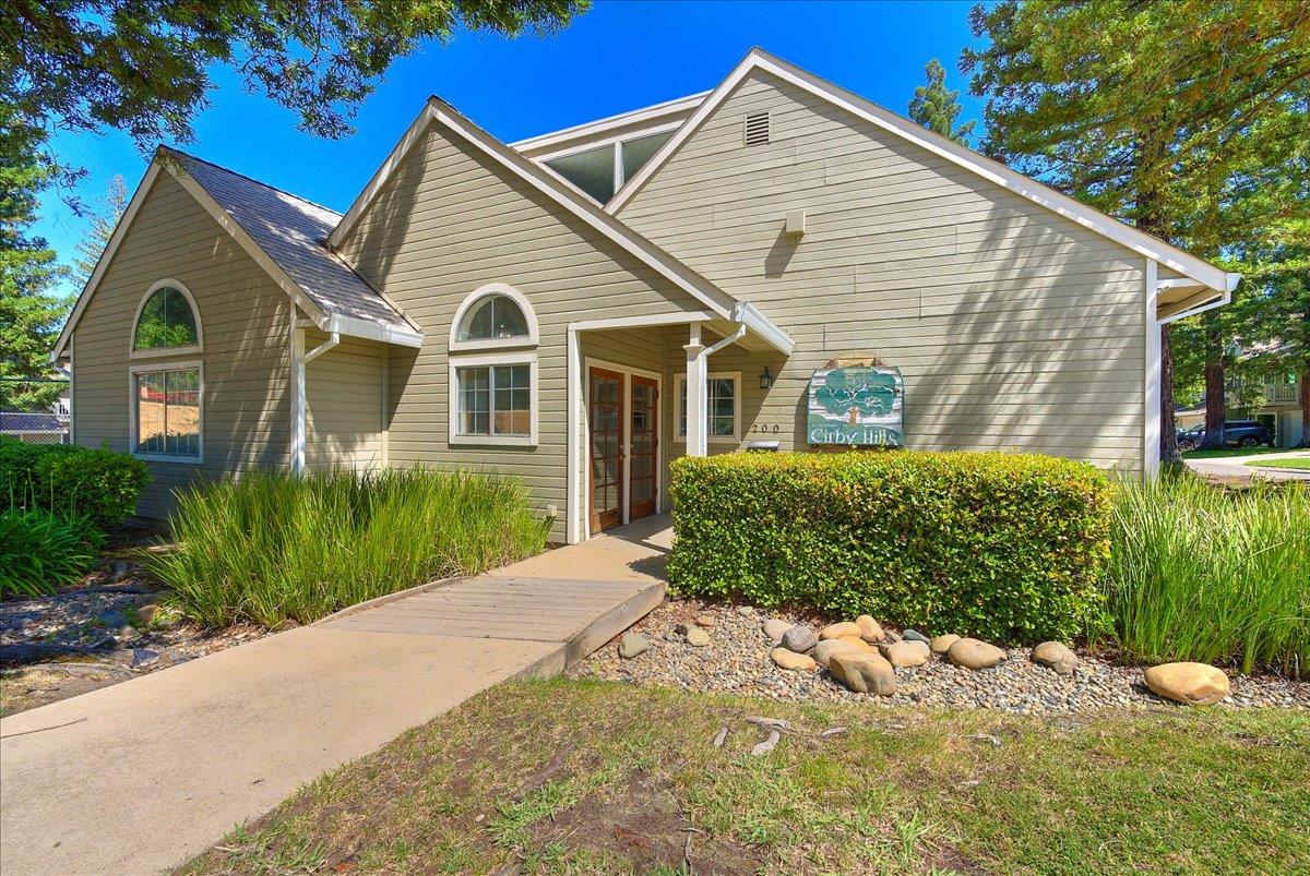115 Valley Oak Drive