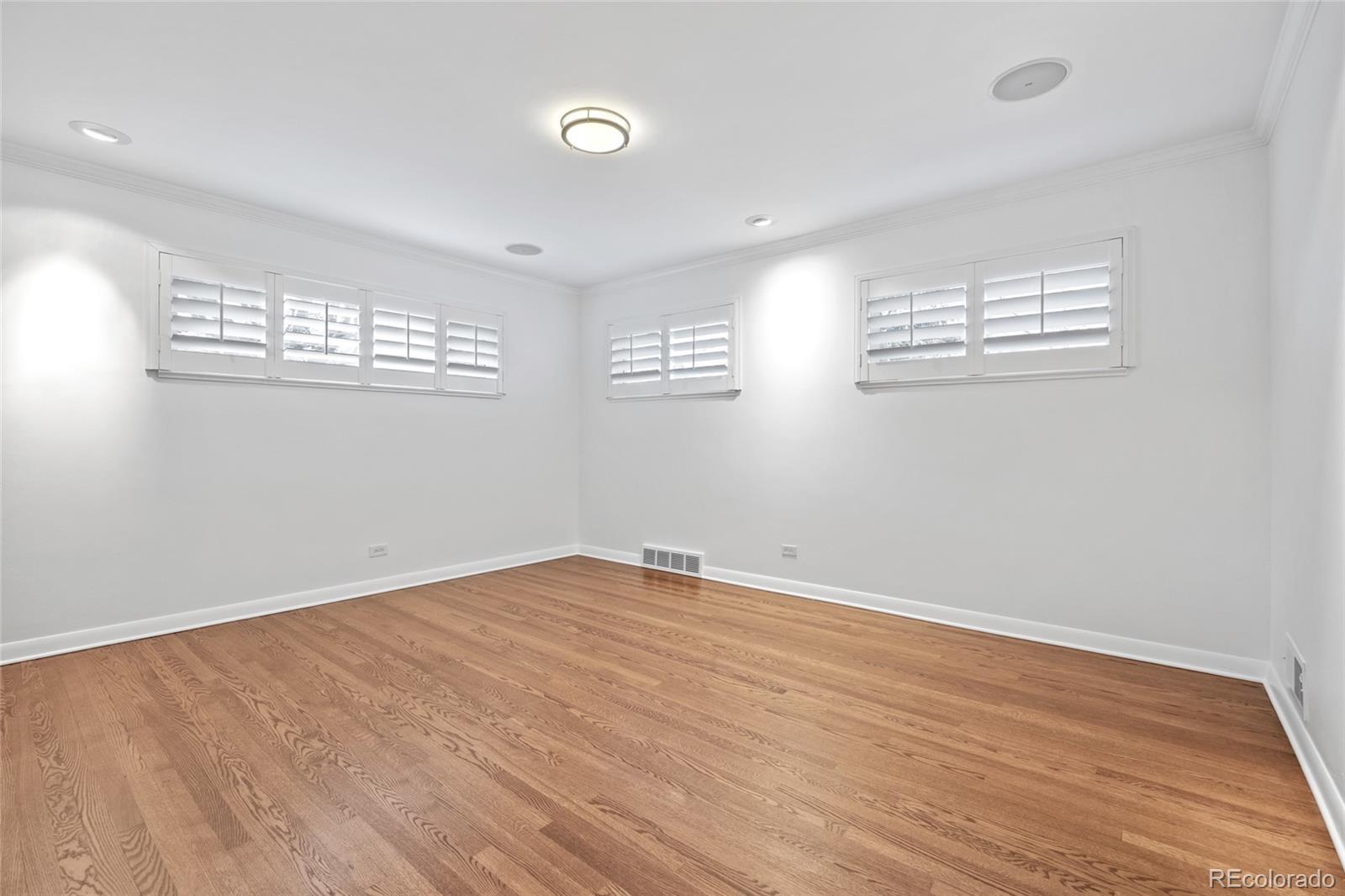 335 Leyden Street