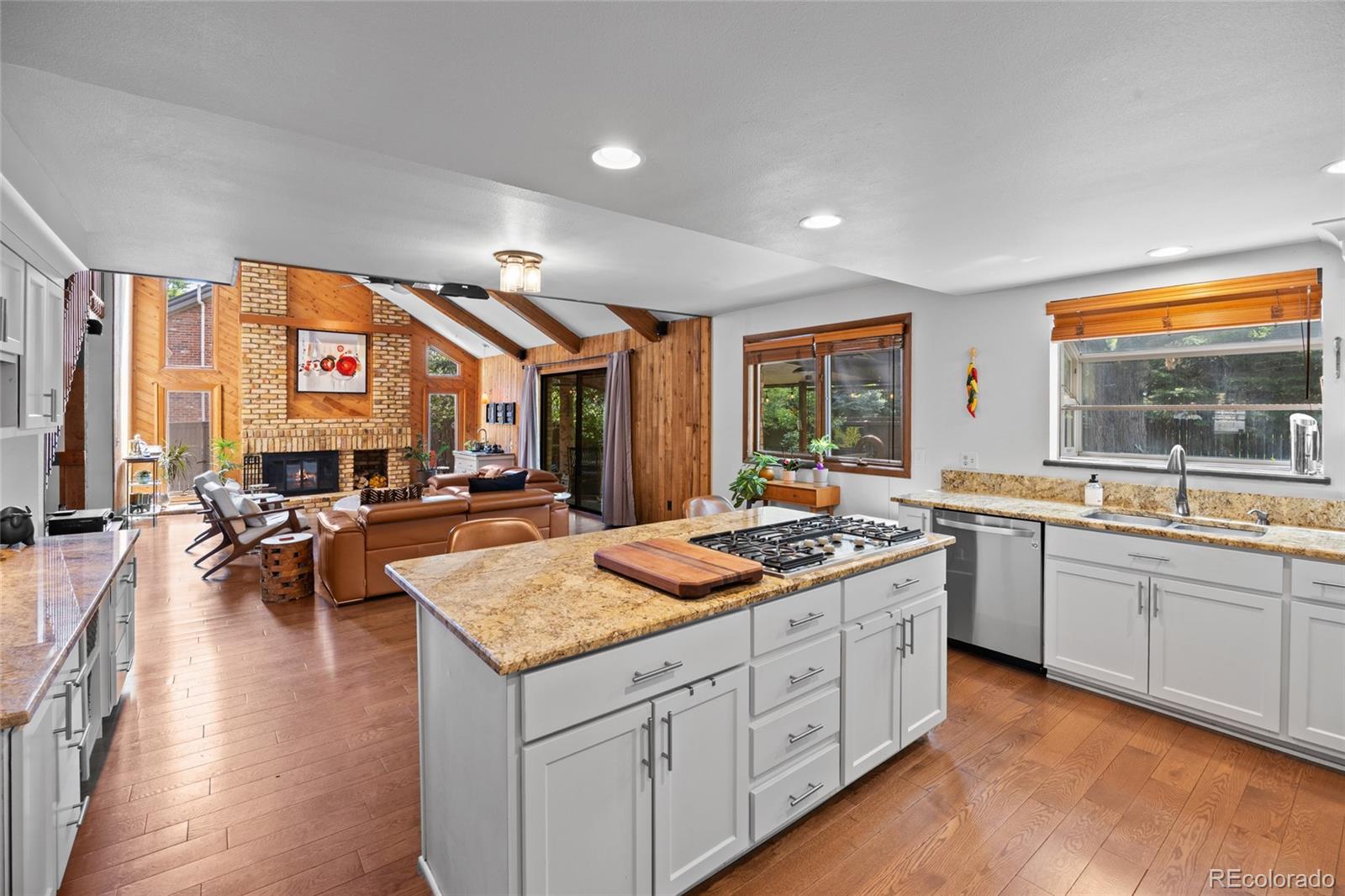 10886 E Crestline Circle
