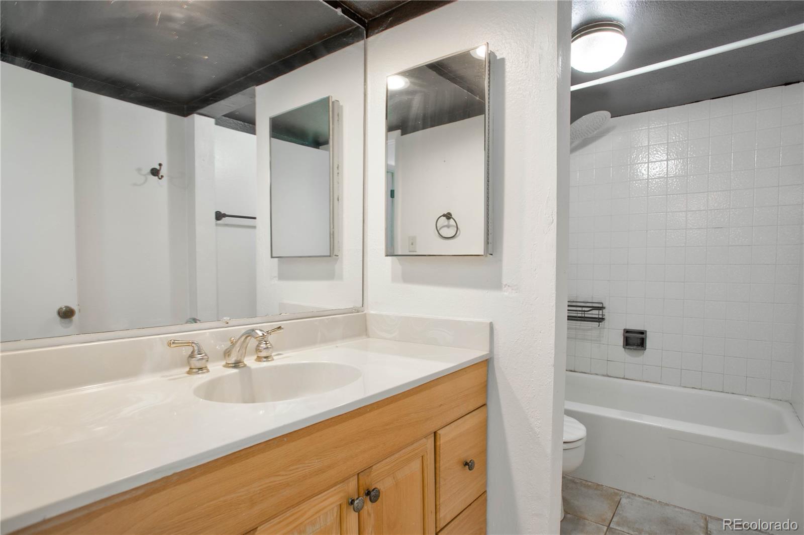 7250 Eastmoor Drive Unit: 128