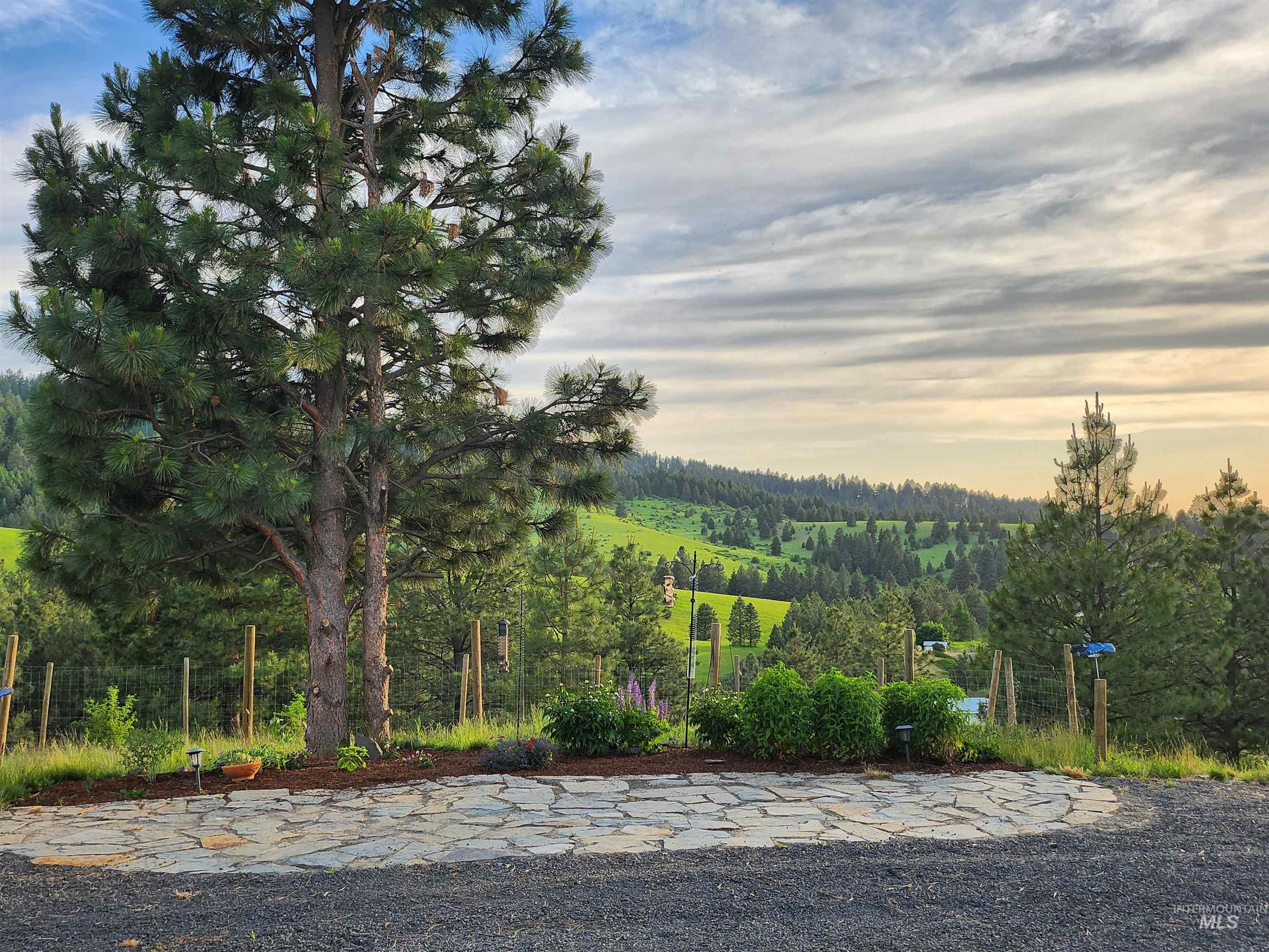 1012 Prairie Ln.