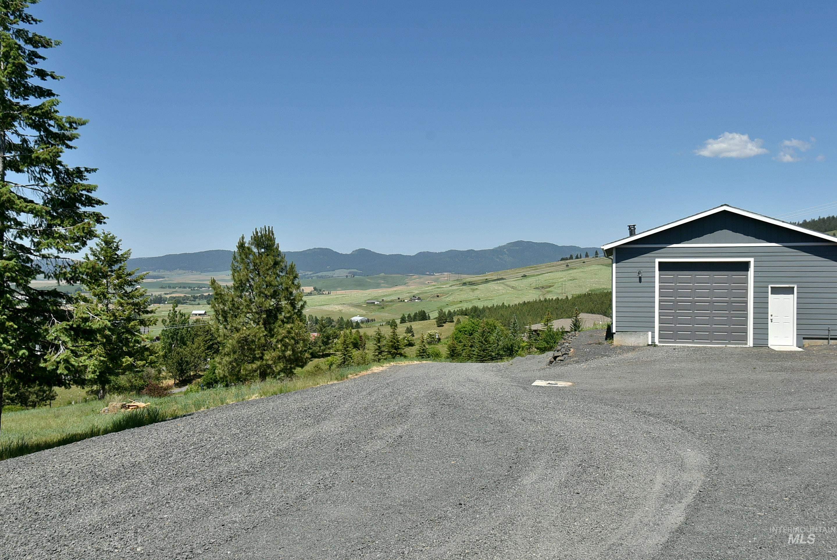 1012 Prairie Ln.