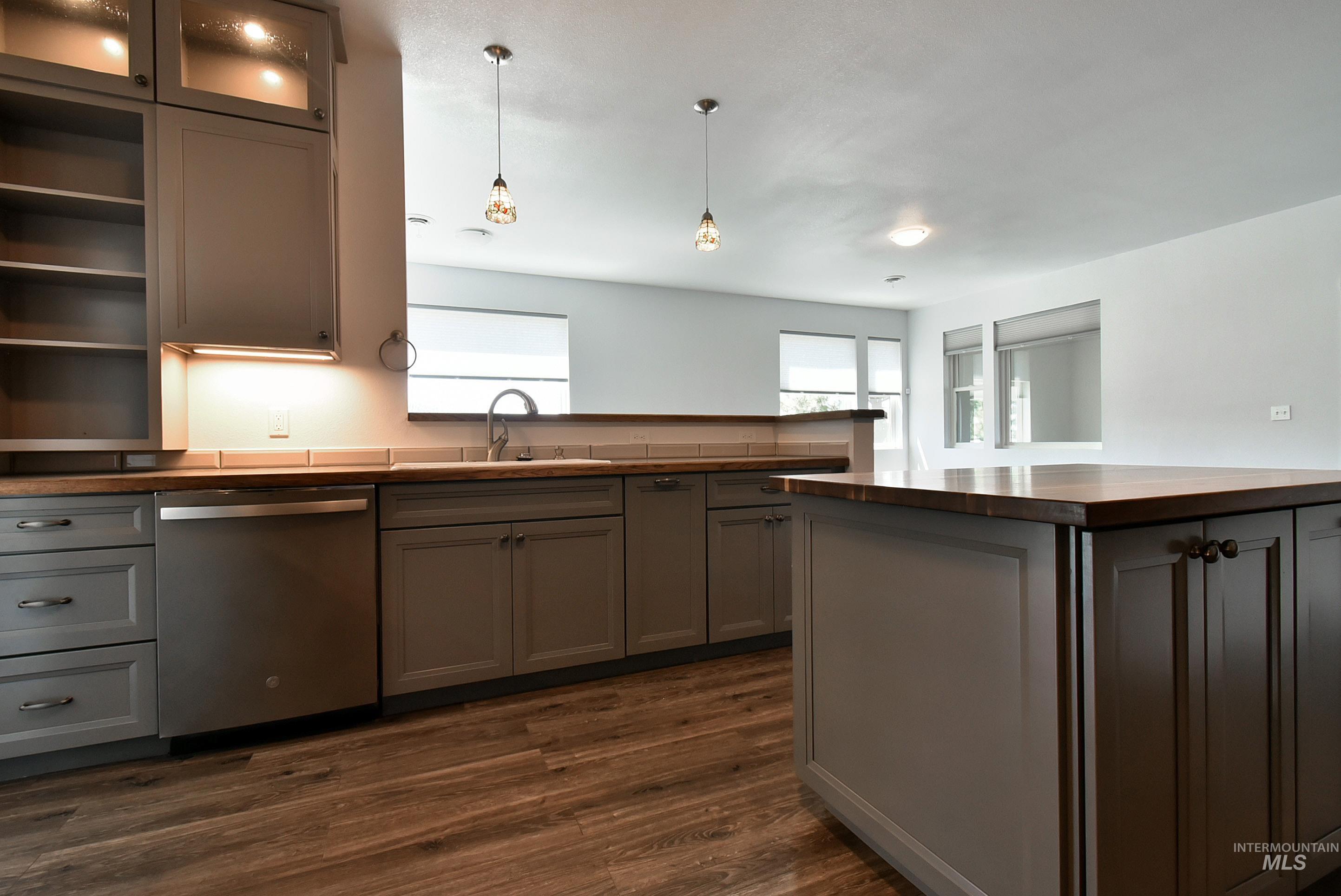 1012 Prairie Ln.