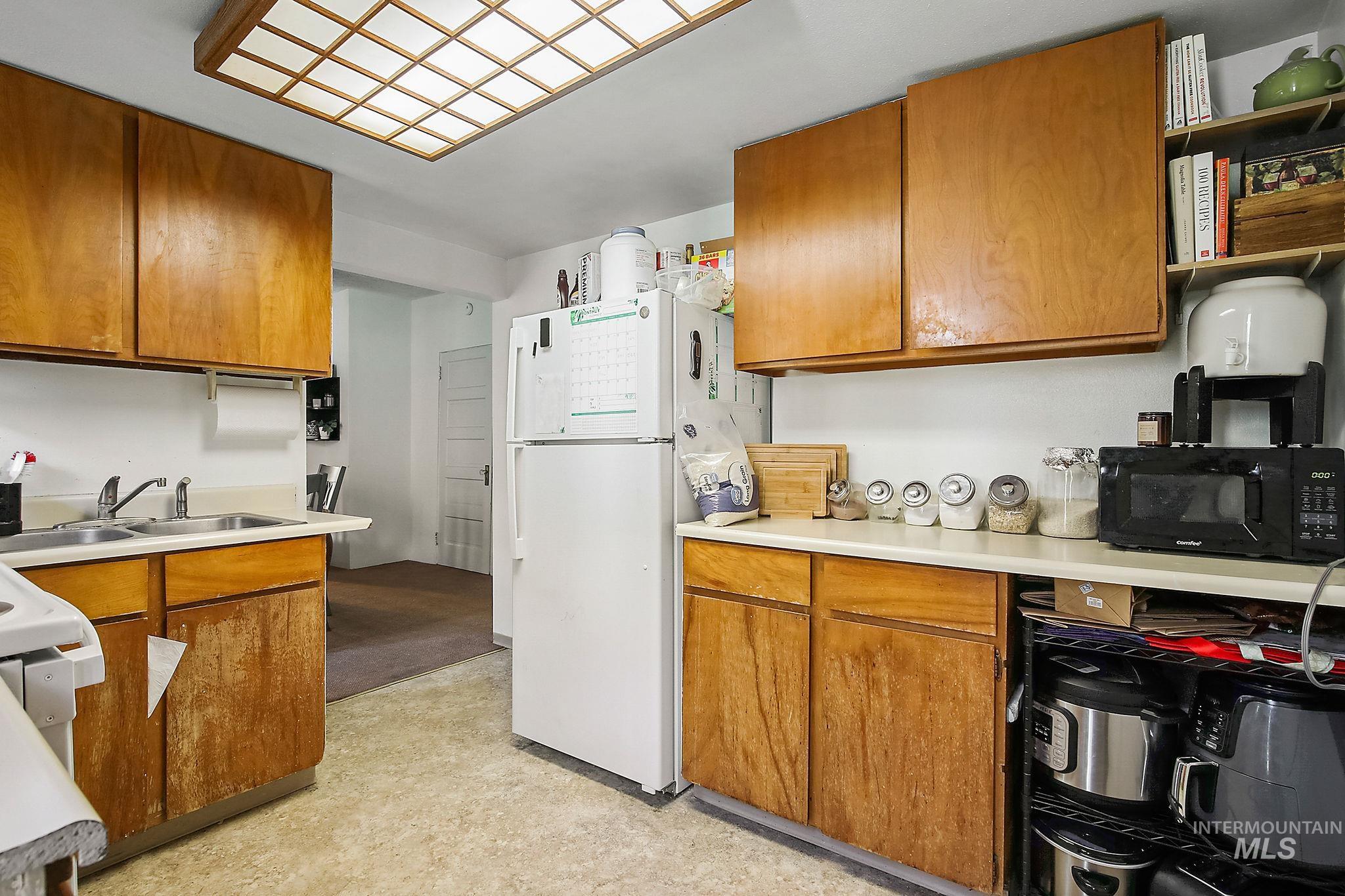 101 S Almon St.