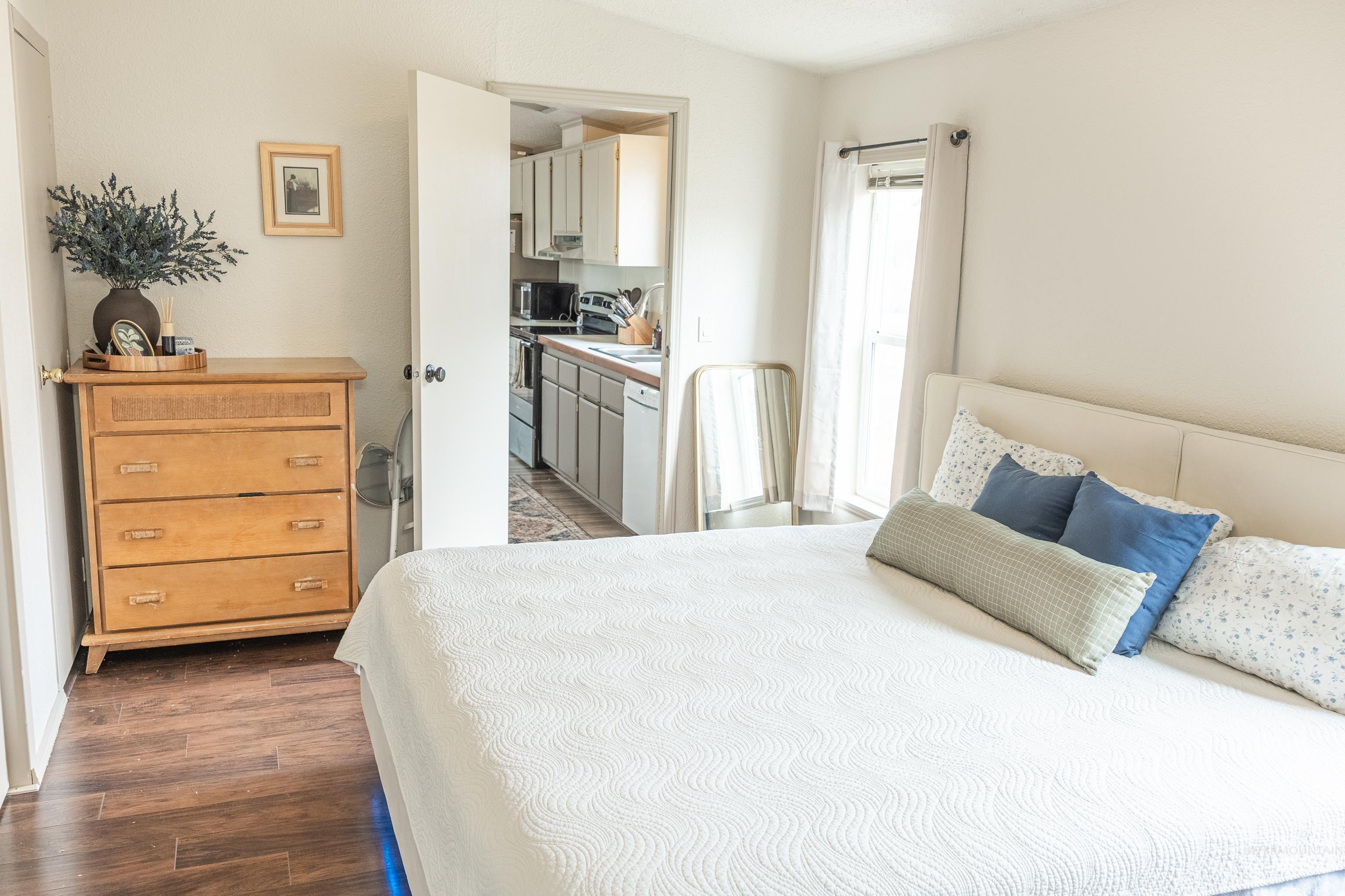 4325 Lenville #10