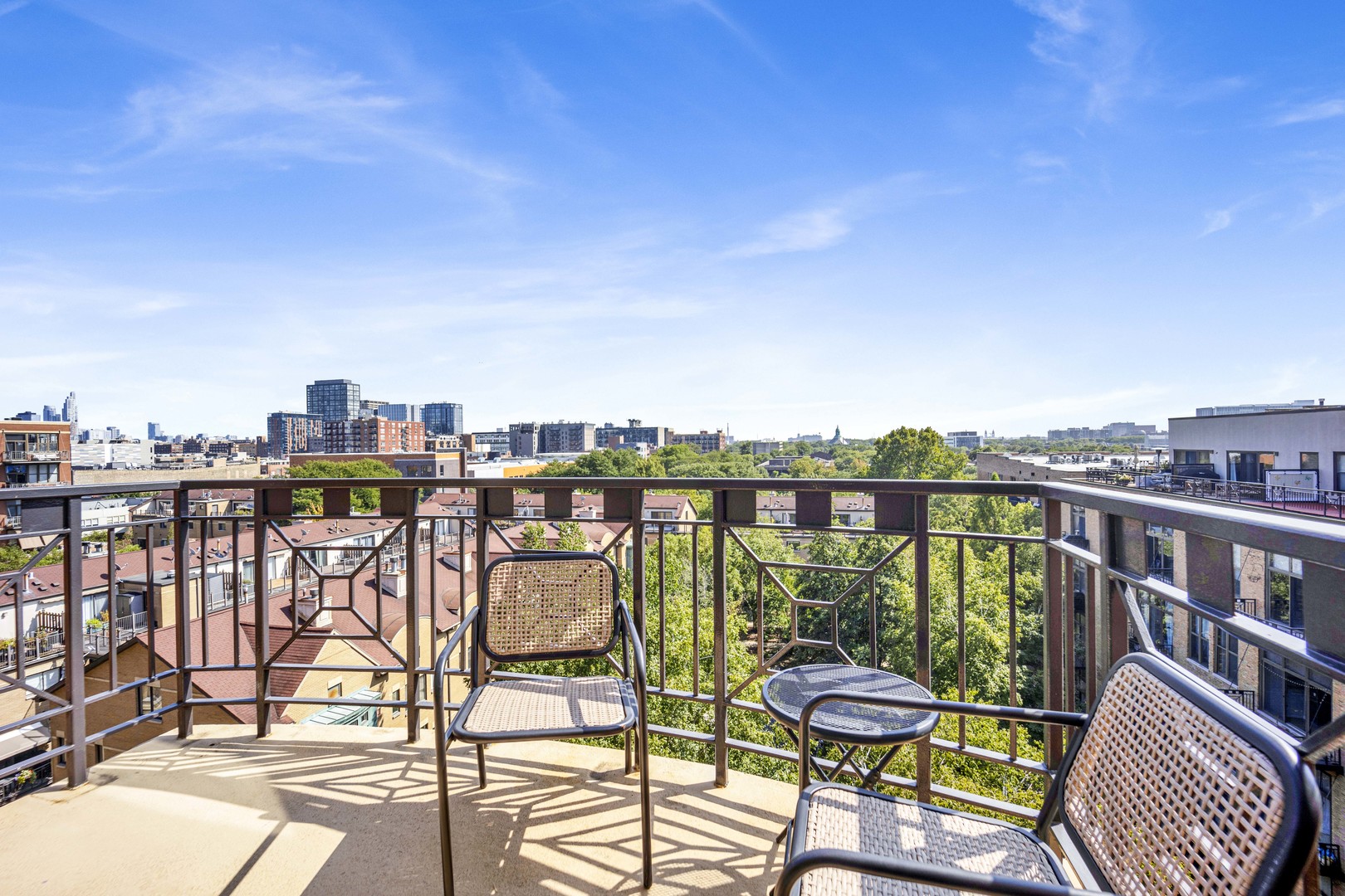 1301 W MADISON Street Unit: 618