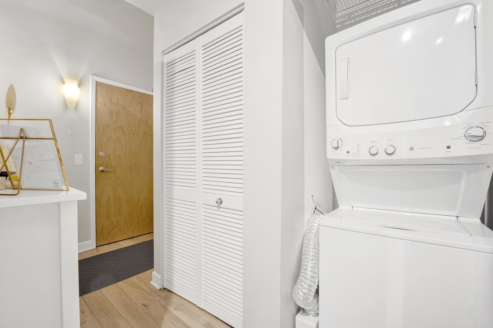 1301 W MADISON Street Unit: 618