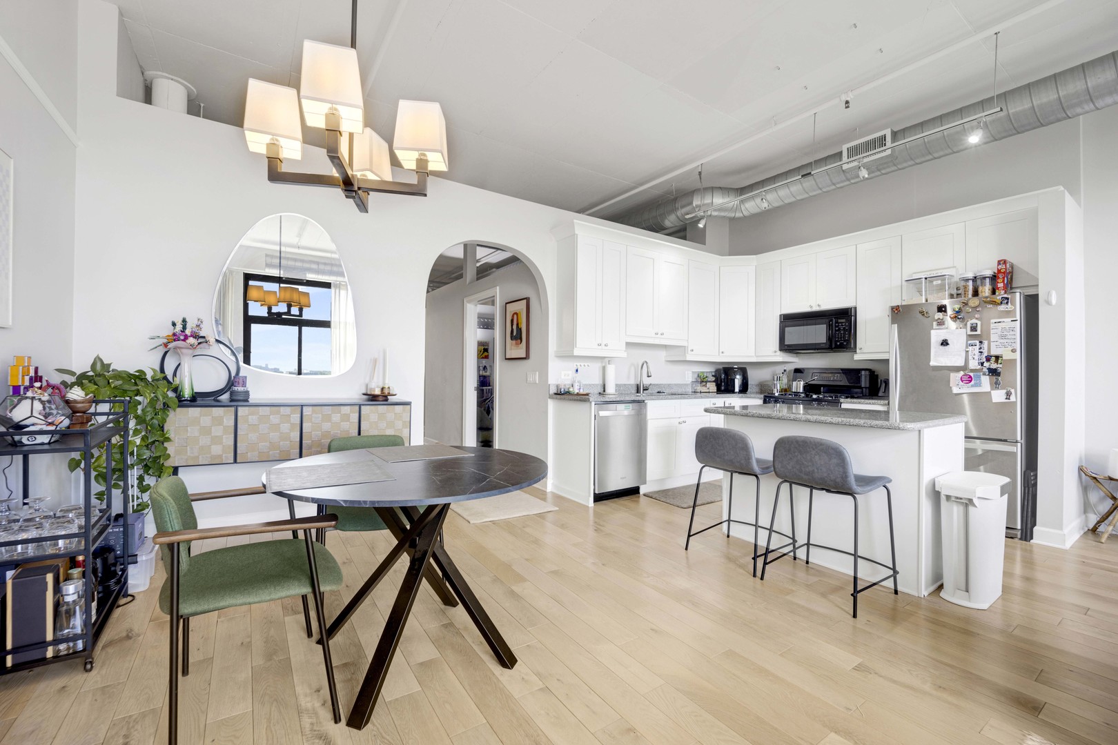 1301 W MADISON Street Unit: 618