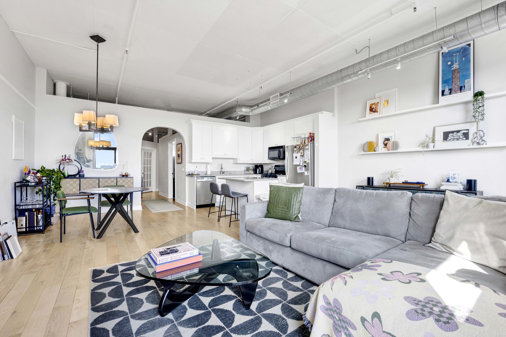 1301 W MADISON Street Unit: 618