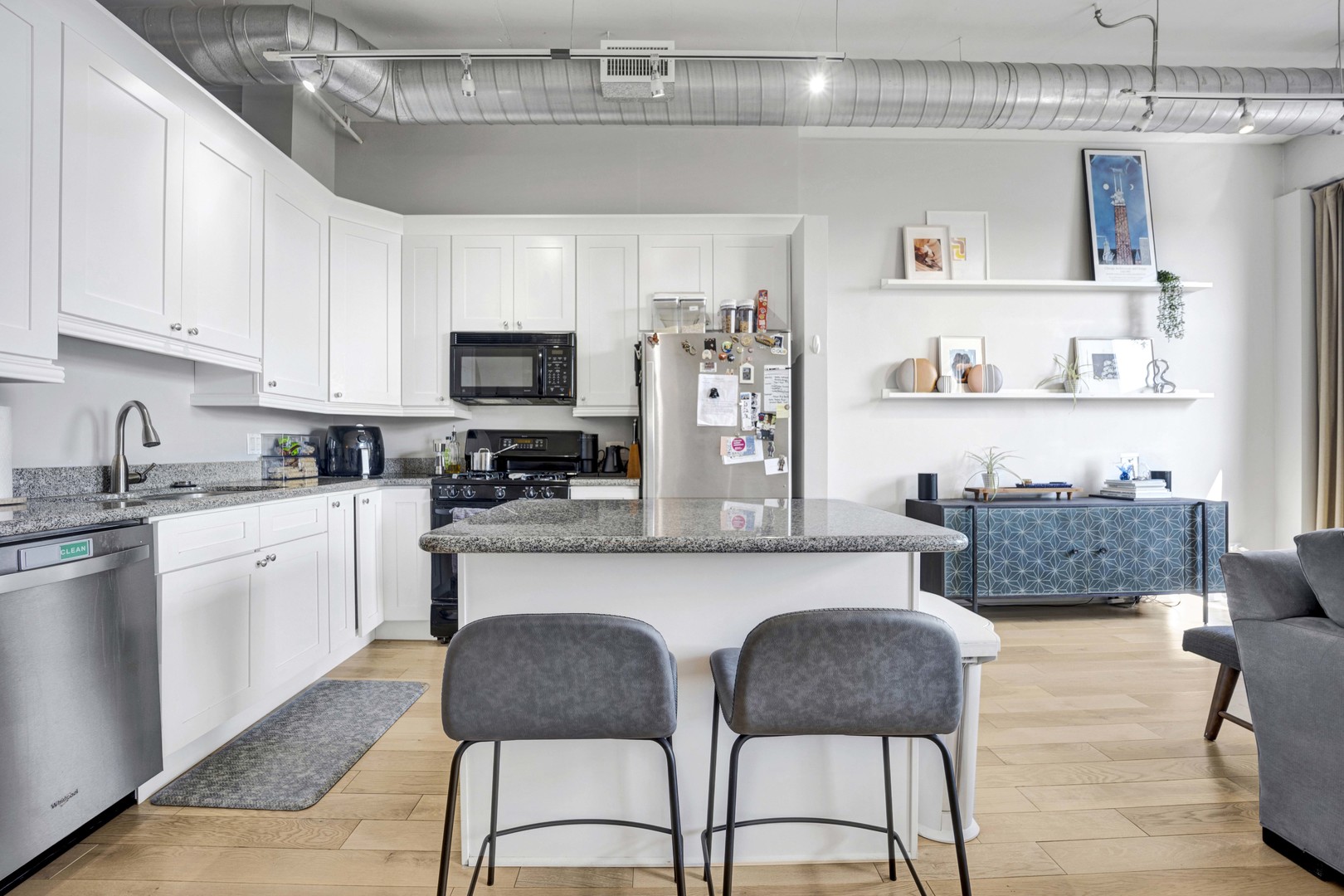1301 W MADISON Street Unit: 618