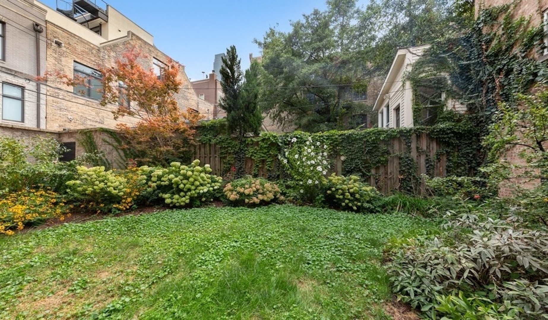 921 N La Salle Drive Unit: 3