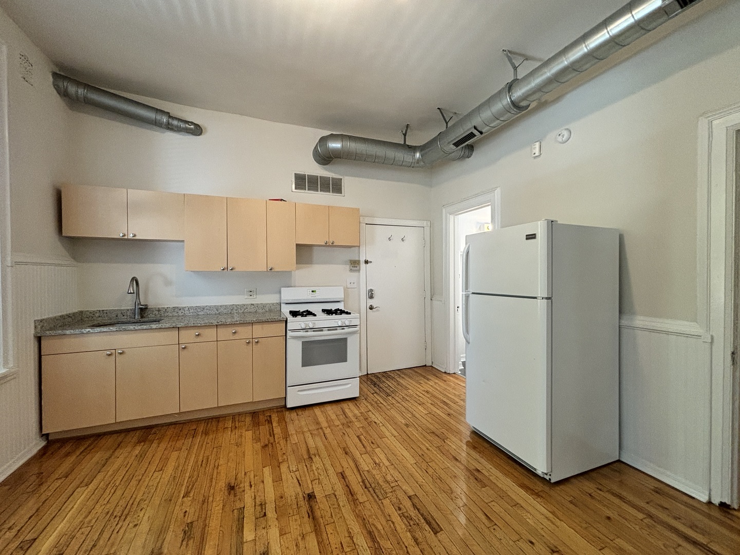 858 N Wood Street Unit: 2R