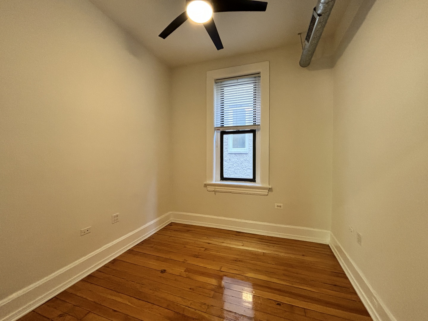 858 N Wood Street Unit: 2R