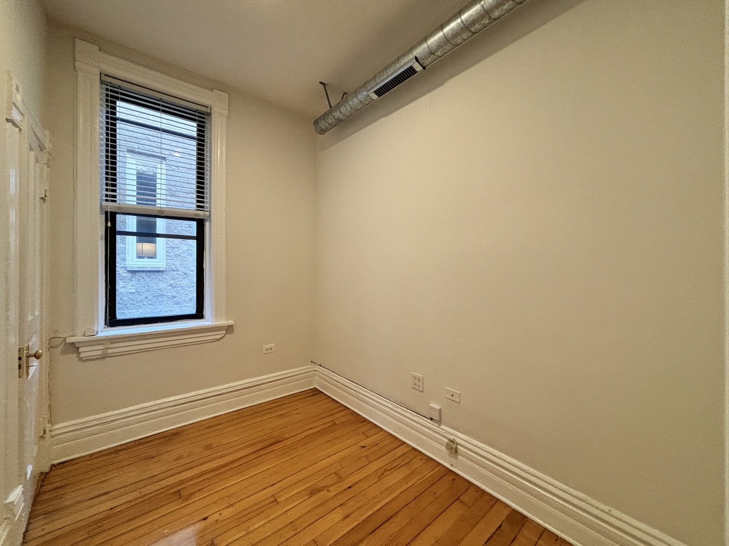 858 N Wood Street Unit: 2R