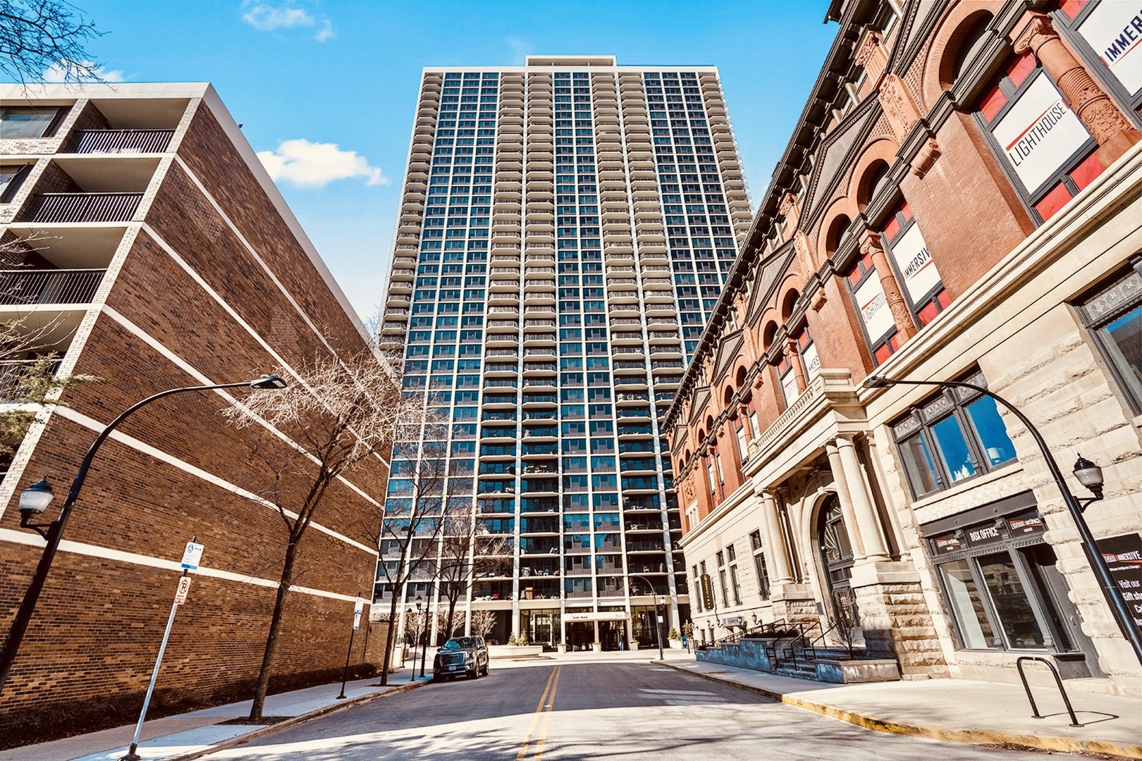 1560 N Sandburg Terrace Unit: 706J
