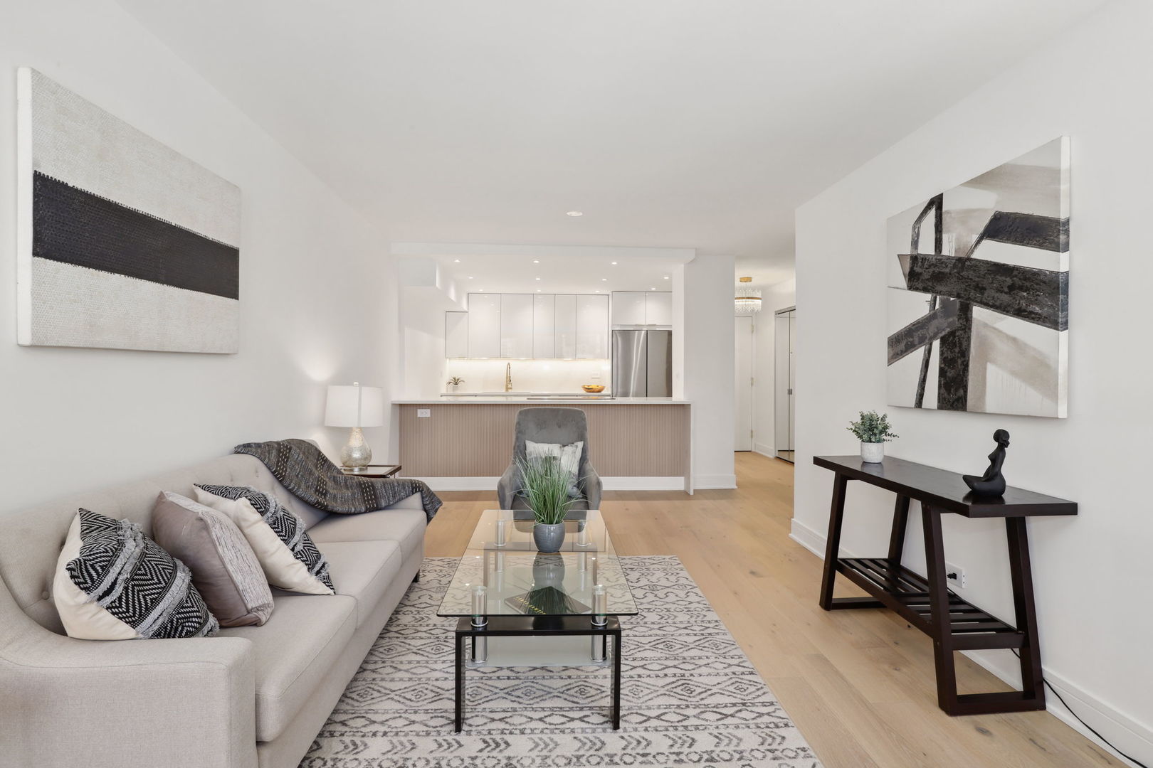 1560 N Sandburg Terrace Unit: 706J