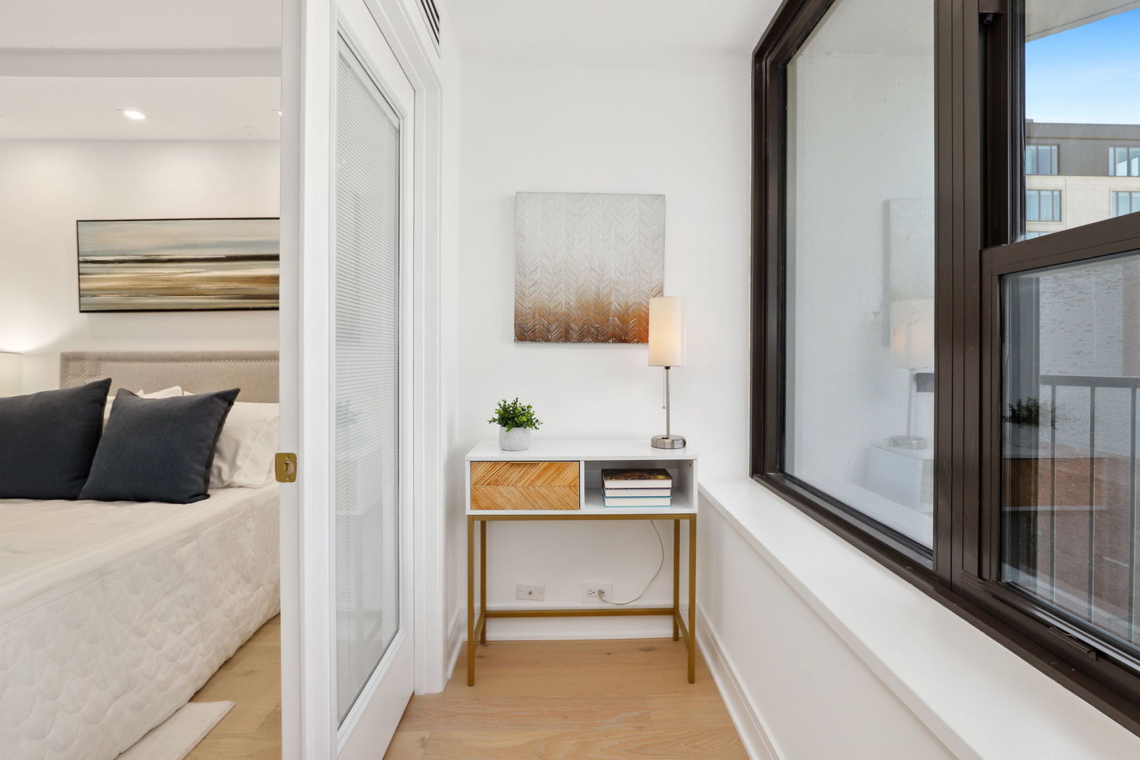 1560 N Sandburg Terrace Unit: 706J