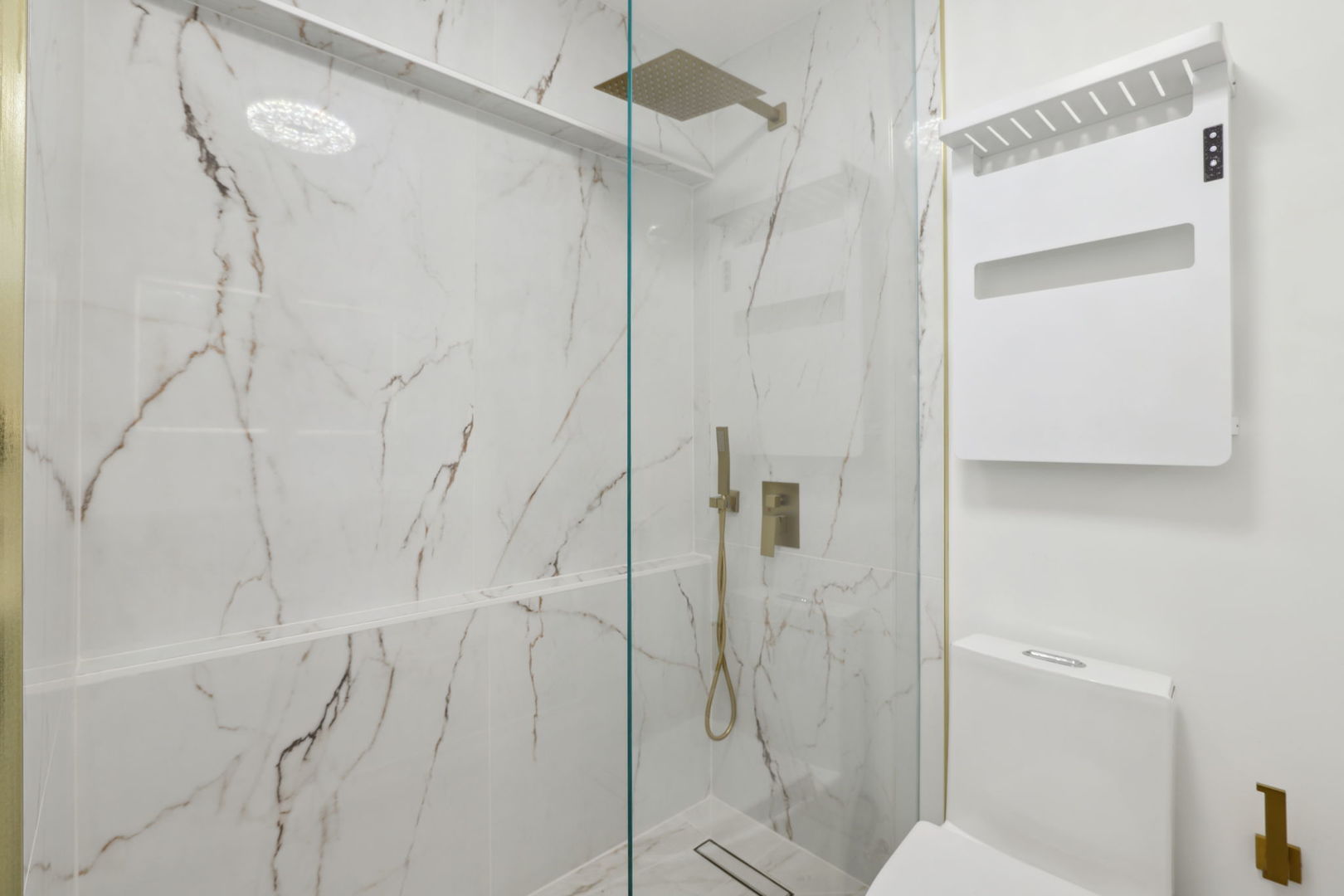 1560 N Sandburg Terrace Unit: 706J