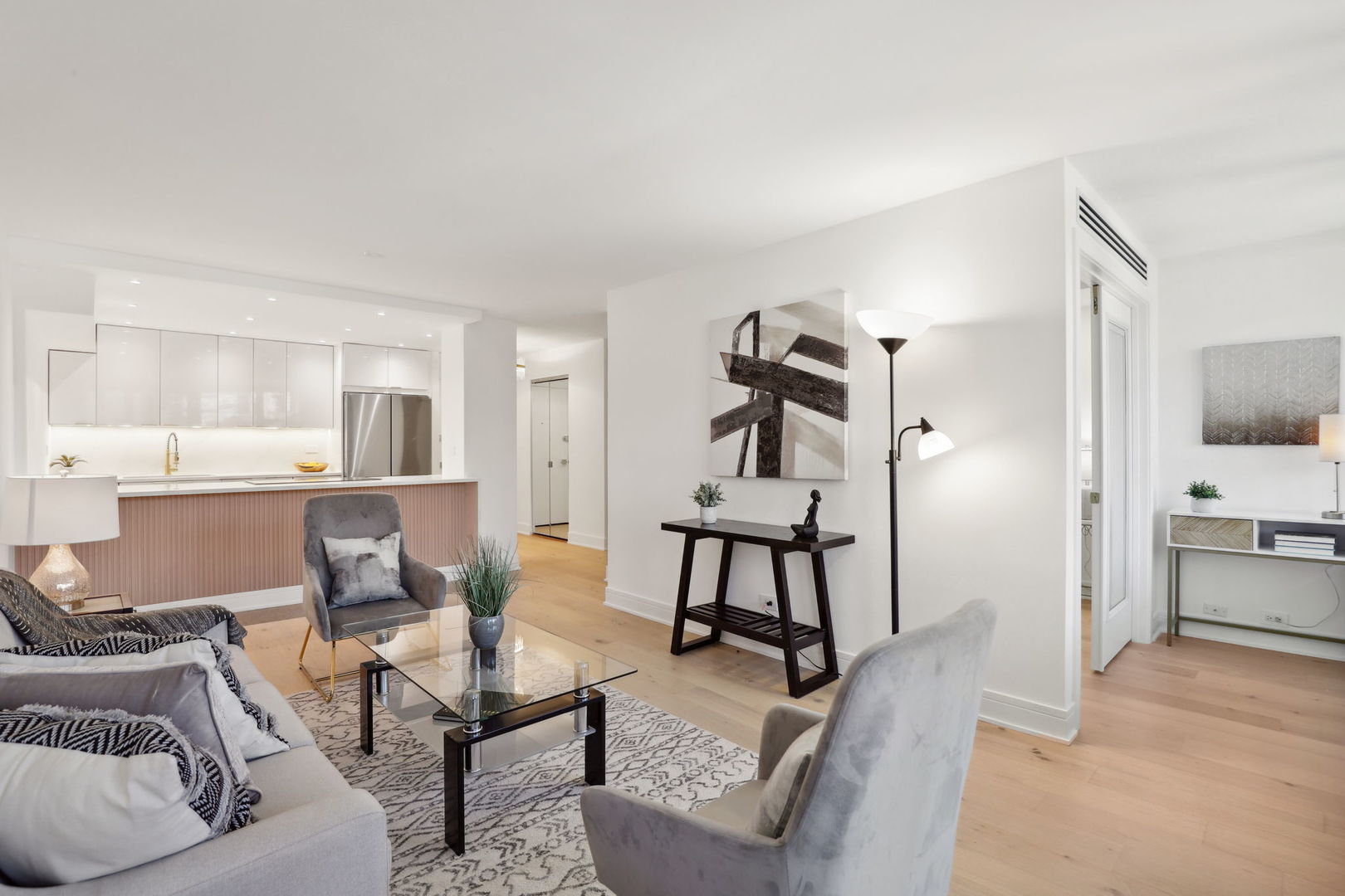 1560 N Sandburg Terrace Unit: 706J