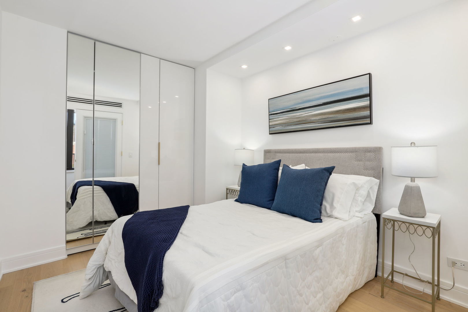 1560 N Sandburg Terrace Unit: 706J