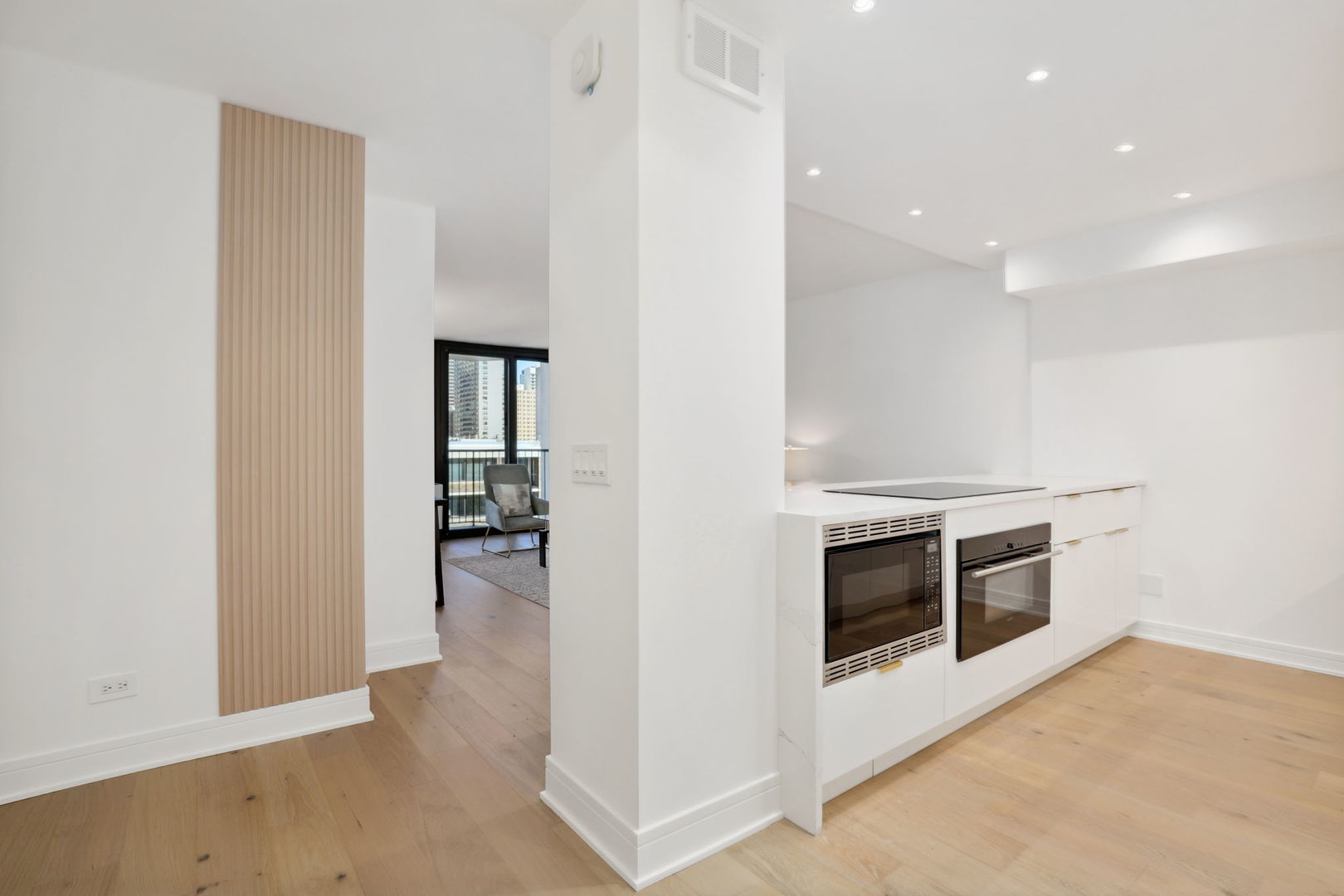 1560 N Sandburg Terrace Unit: 706J