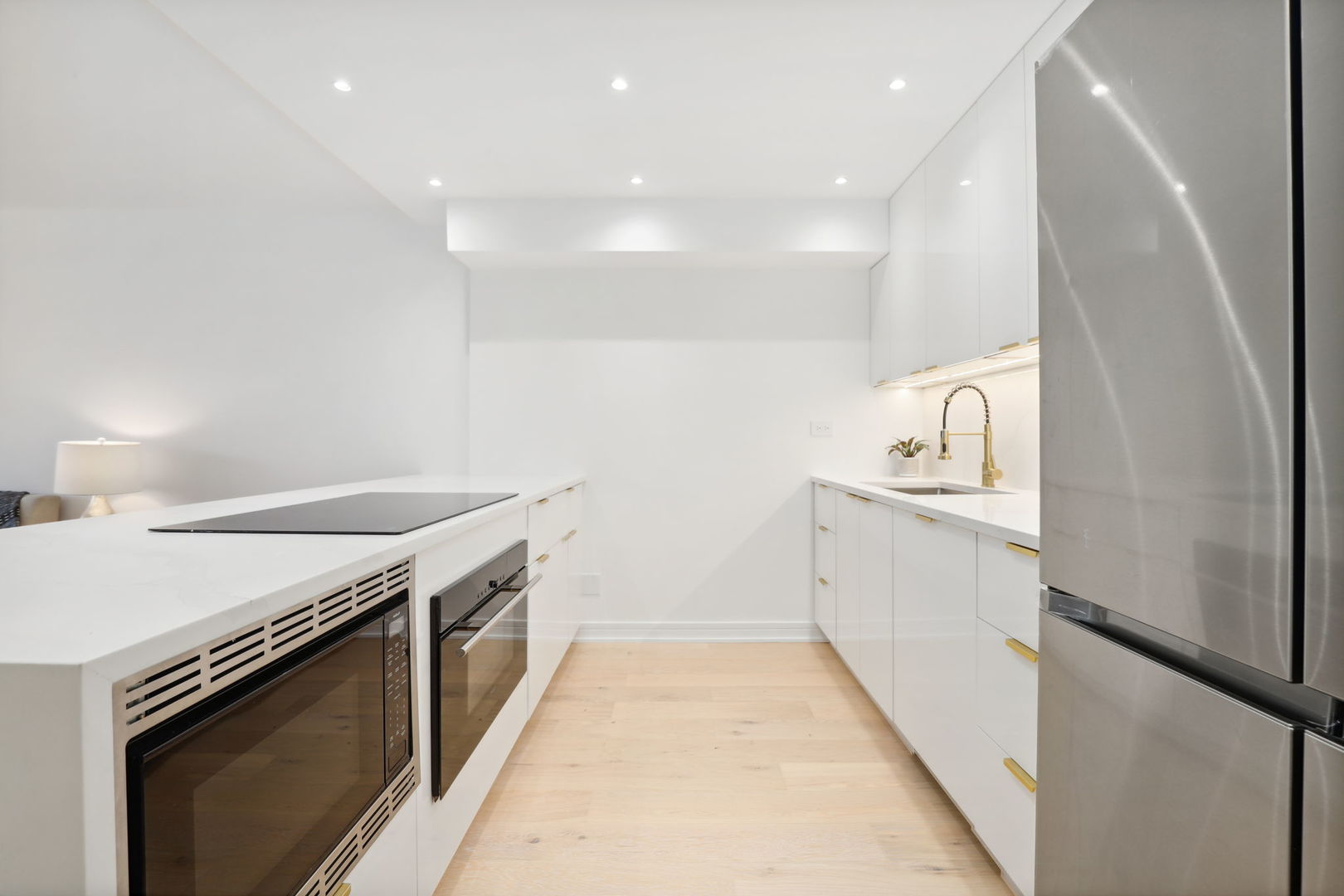 1560 N Sandburg Terrace Unit: 706J