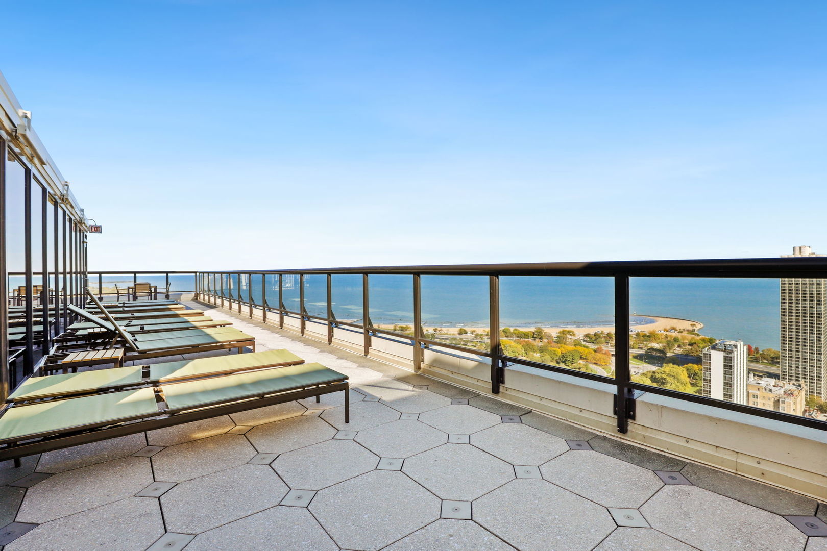 1560 N Sandburg Terrace Unit: 706J
