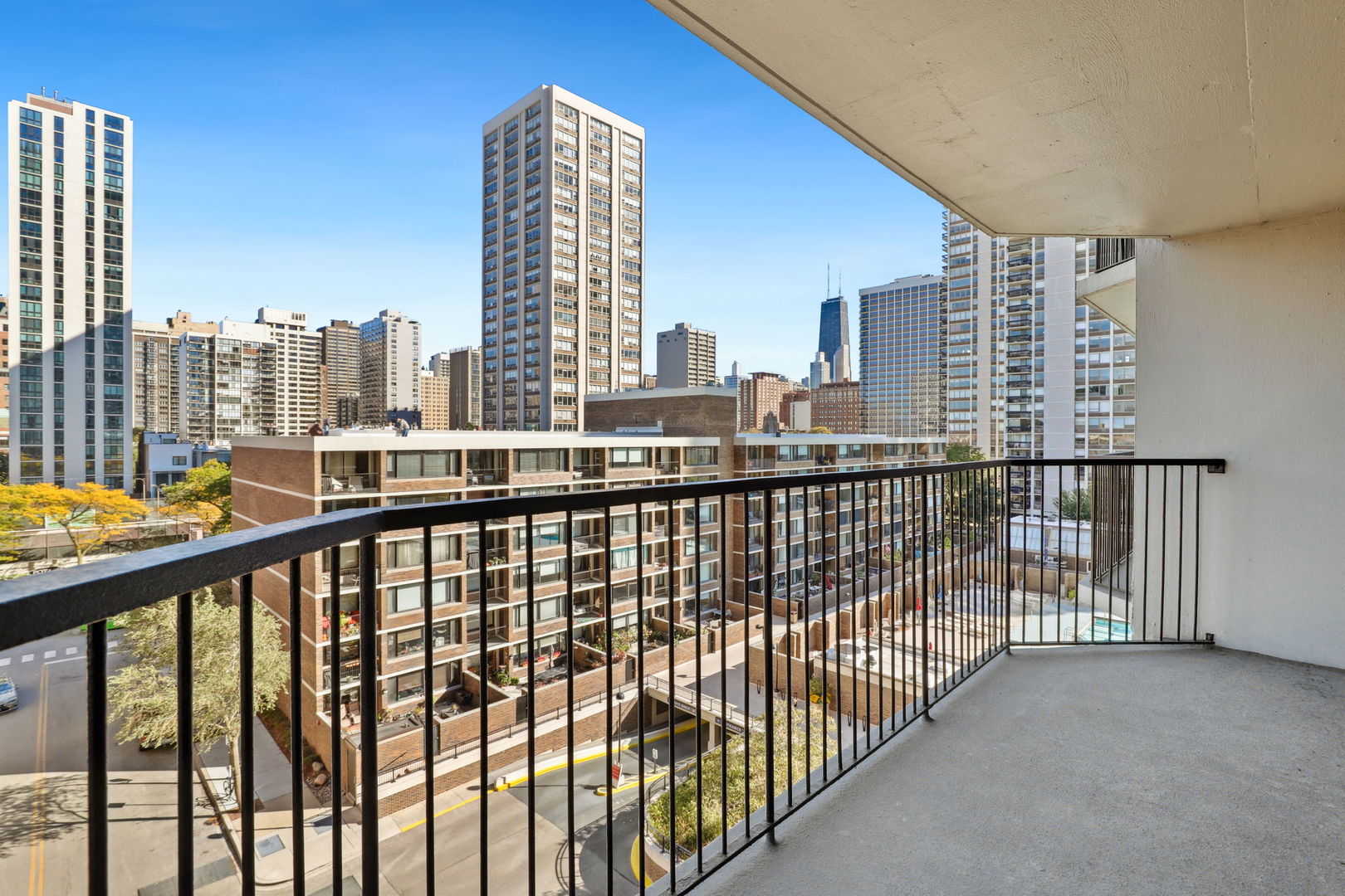 1560 N Sandburg Terrace Unit: 706J