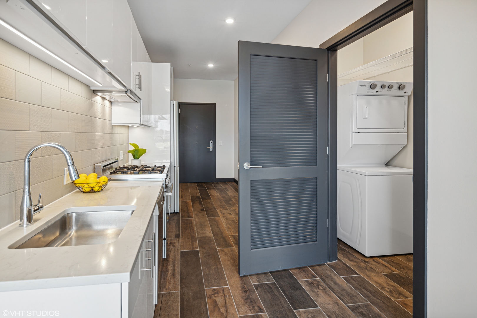 171 N Aberdeen Street Unit: 1014