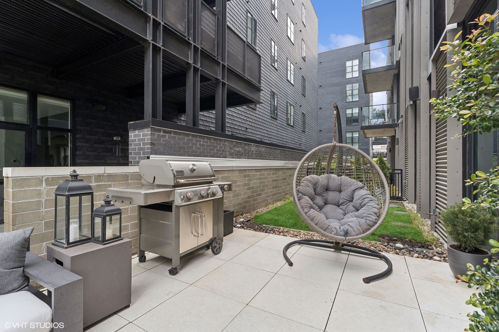 111 S Peoria Street Unit: 209