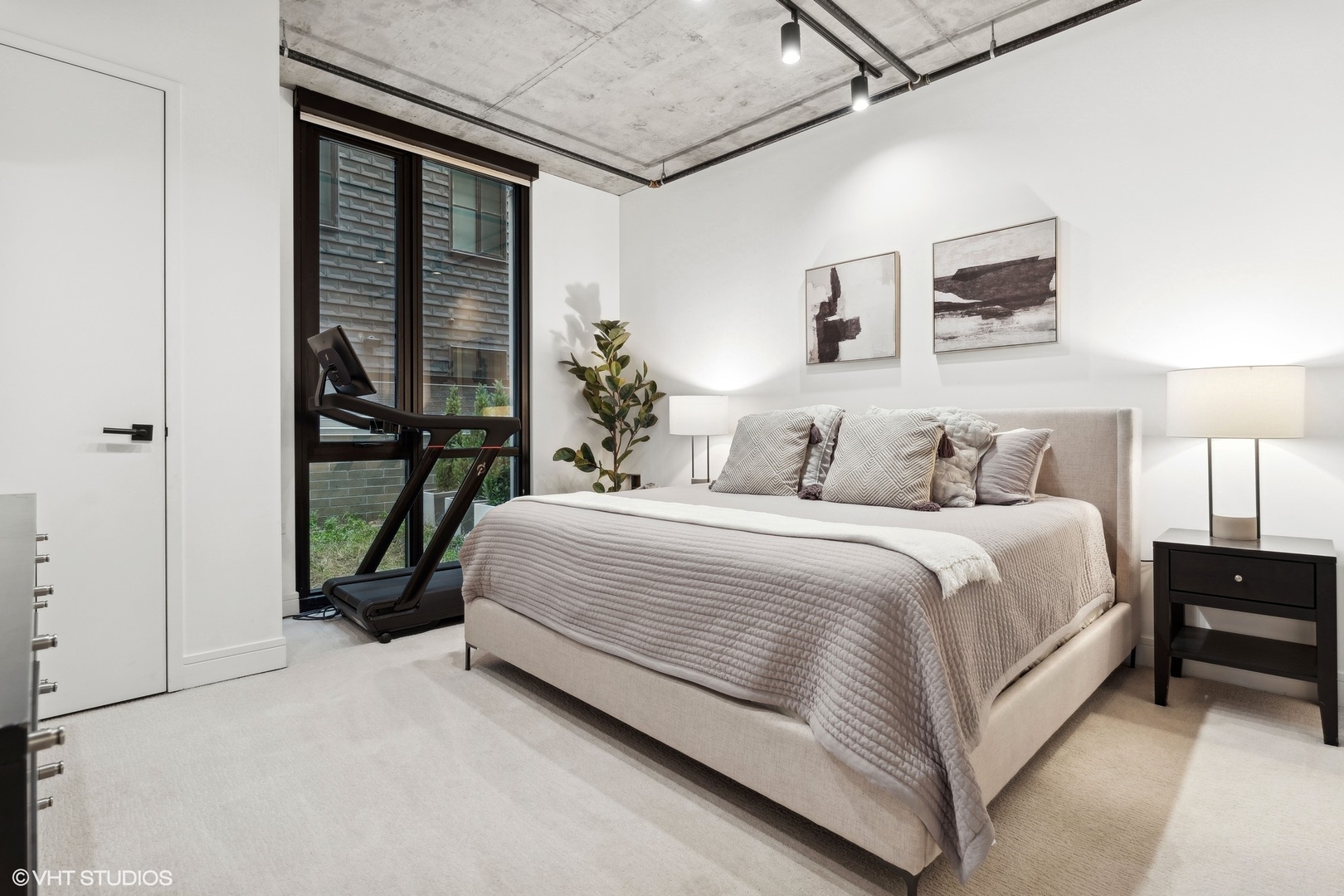 111 S Peoria Street Unit: 209