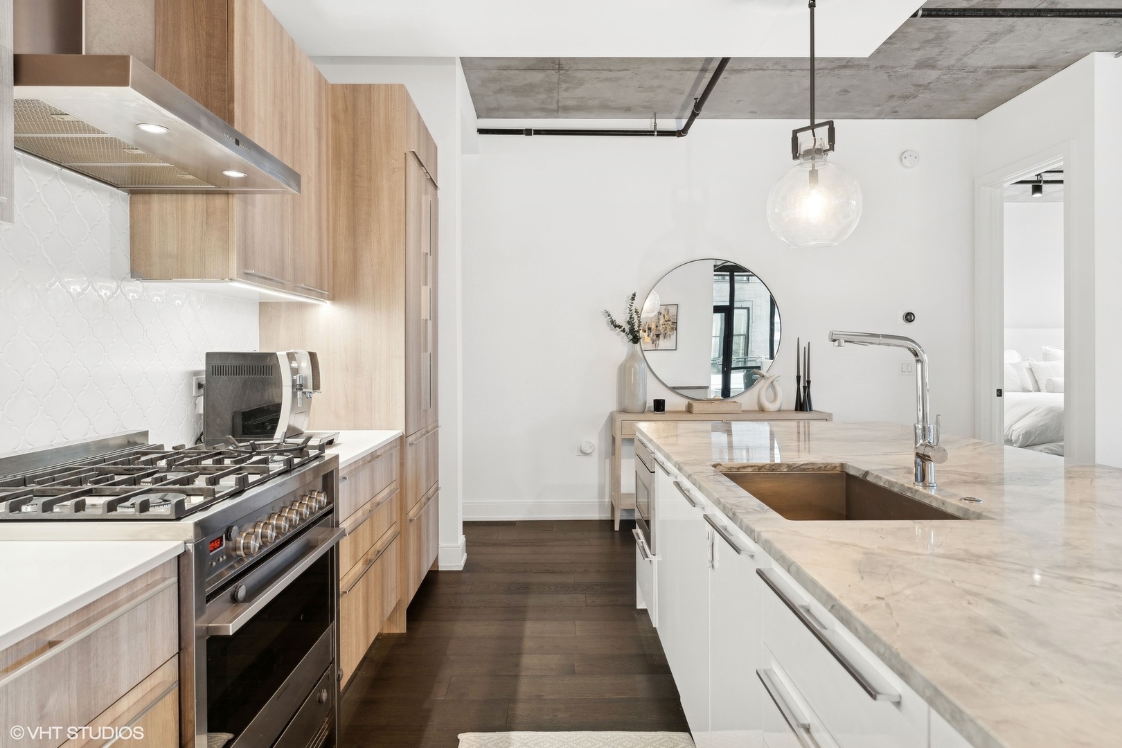 111 S Peoria Street Unit: 209