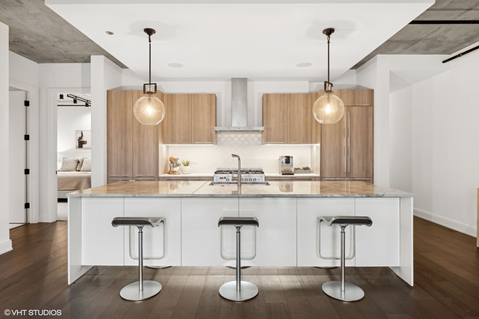 111 S Peoria Street Unit: 209