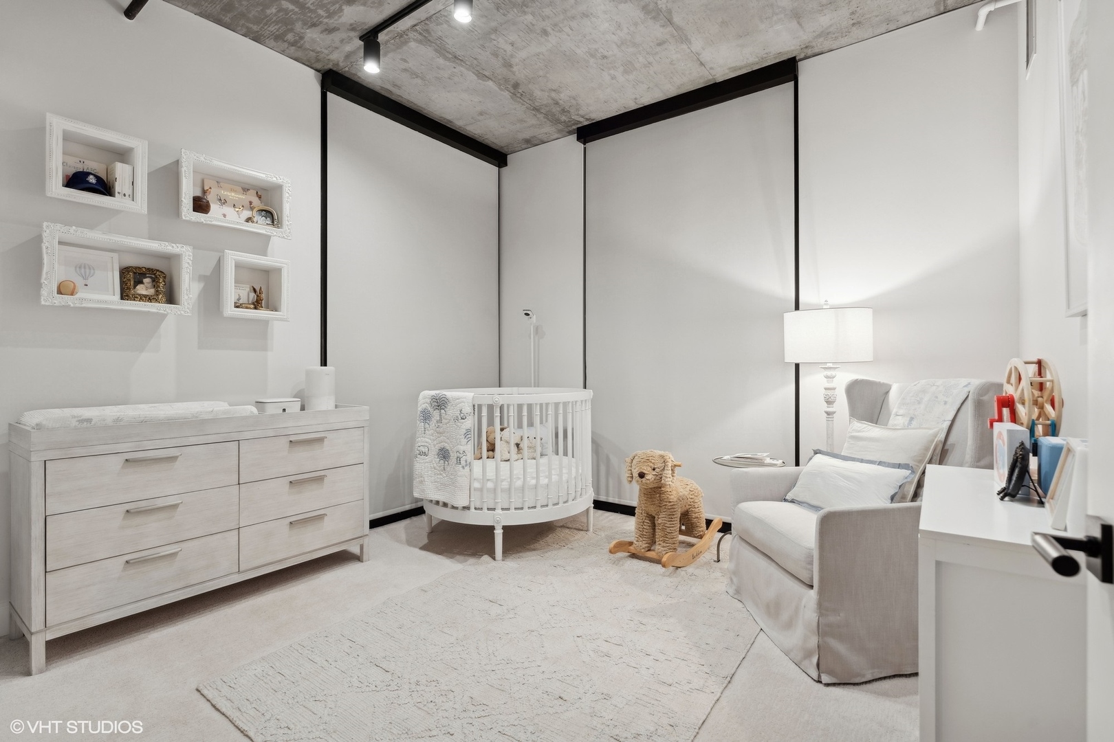 111 S Peoria Street Unit: 209