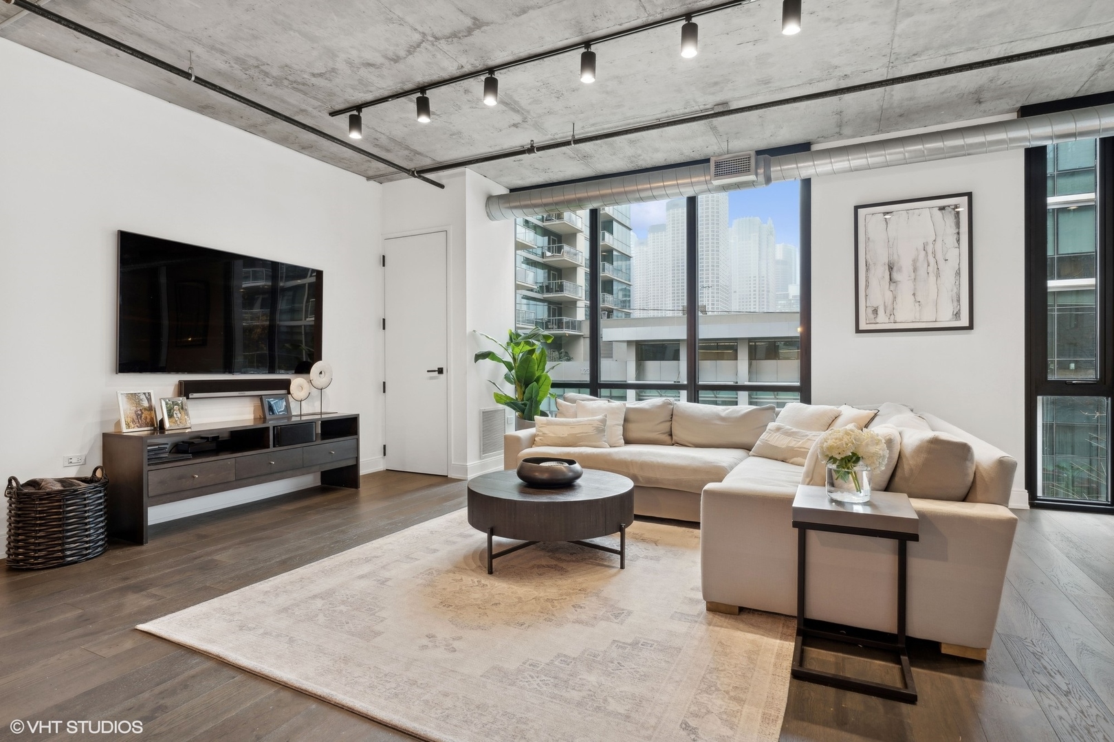 111 S Peoria Street Unit: 209