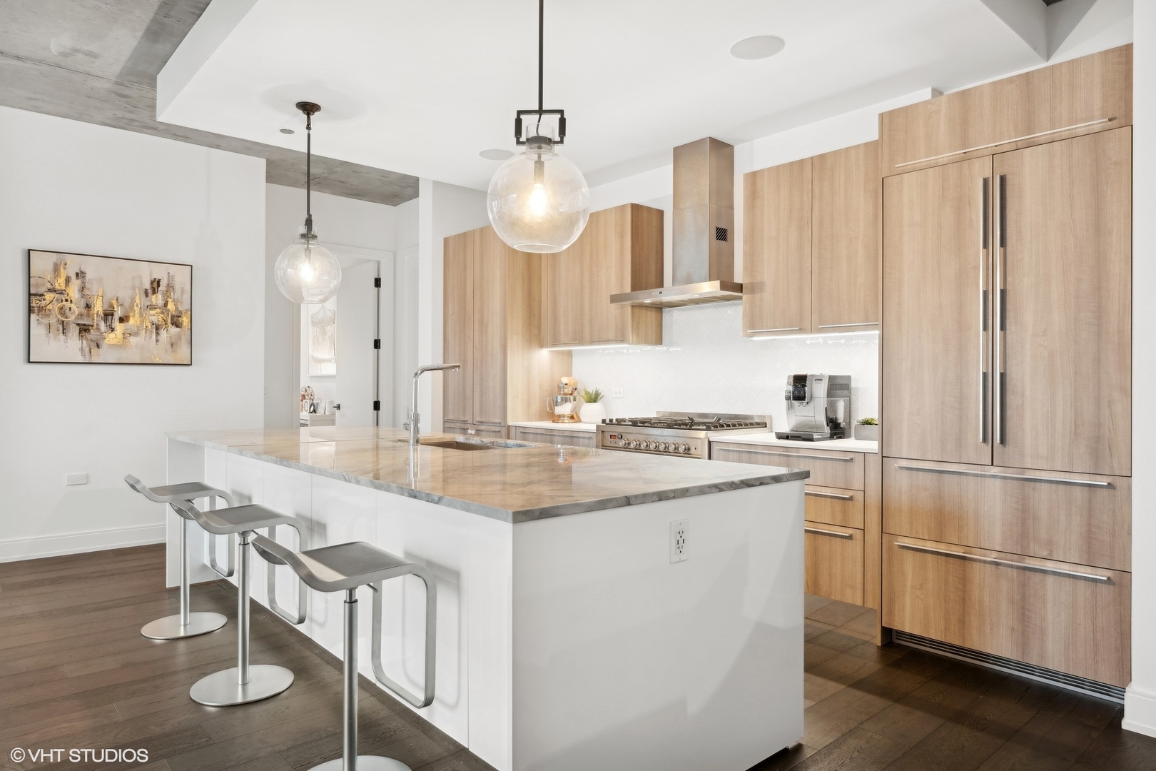 111 S Peoria Street Unit: 209